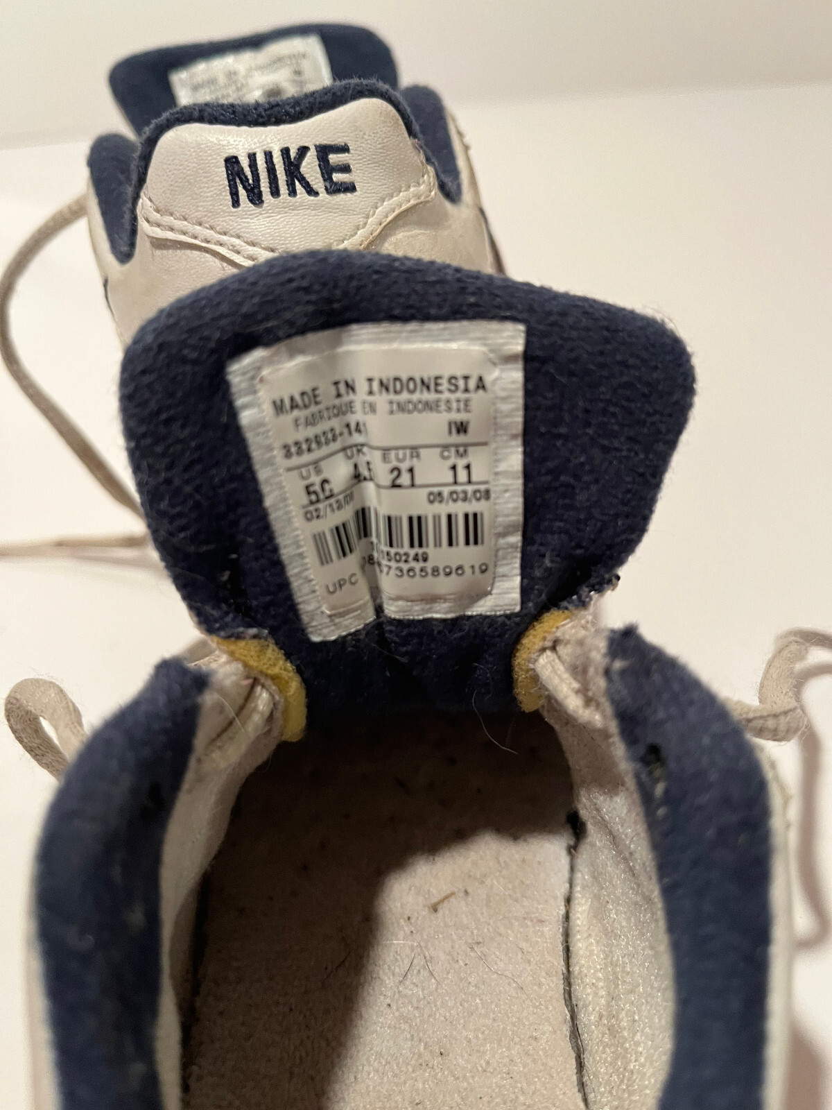 USED Nike White Navy Blue Toddler Shoes Size 5C Sneakers (See Item Description)