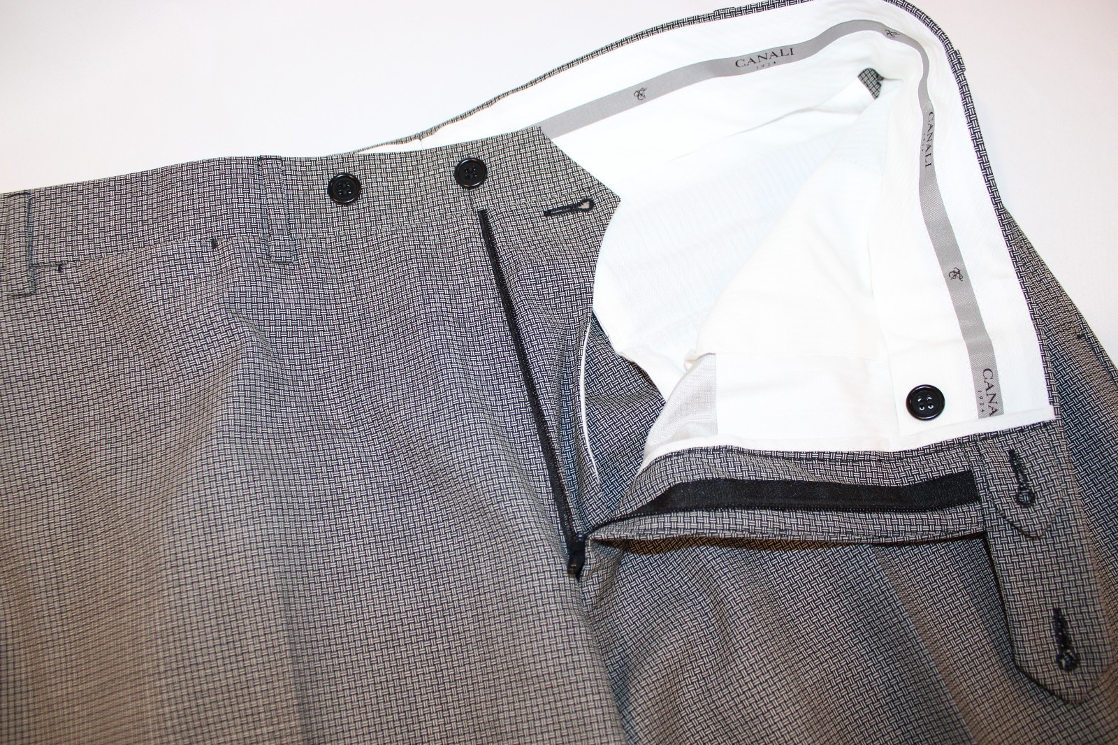 Canali Men’s Made in Italy Tweet Grey Wool Suit Size 38L/30W