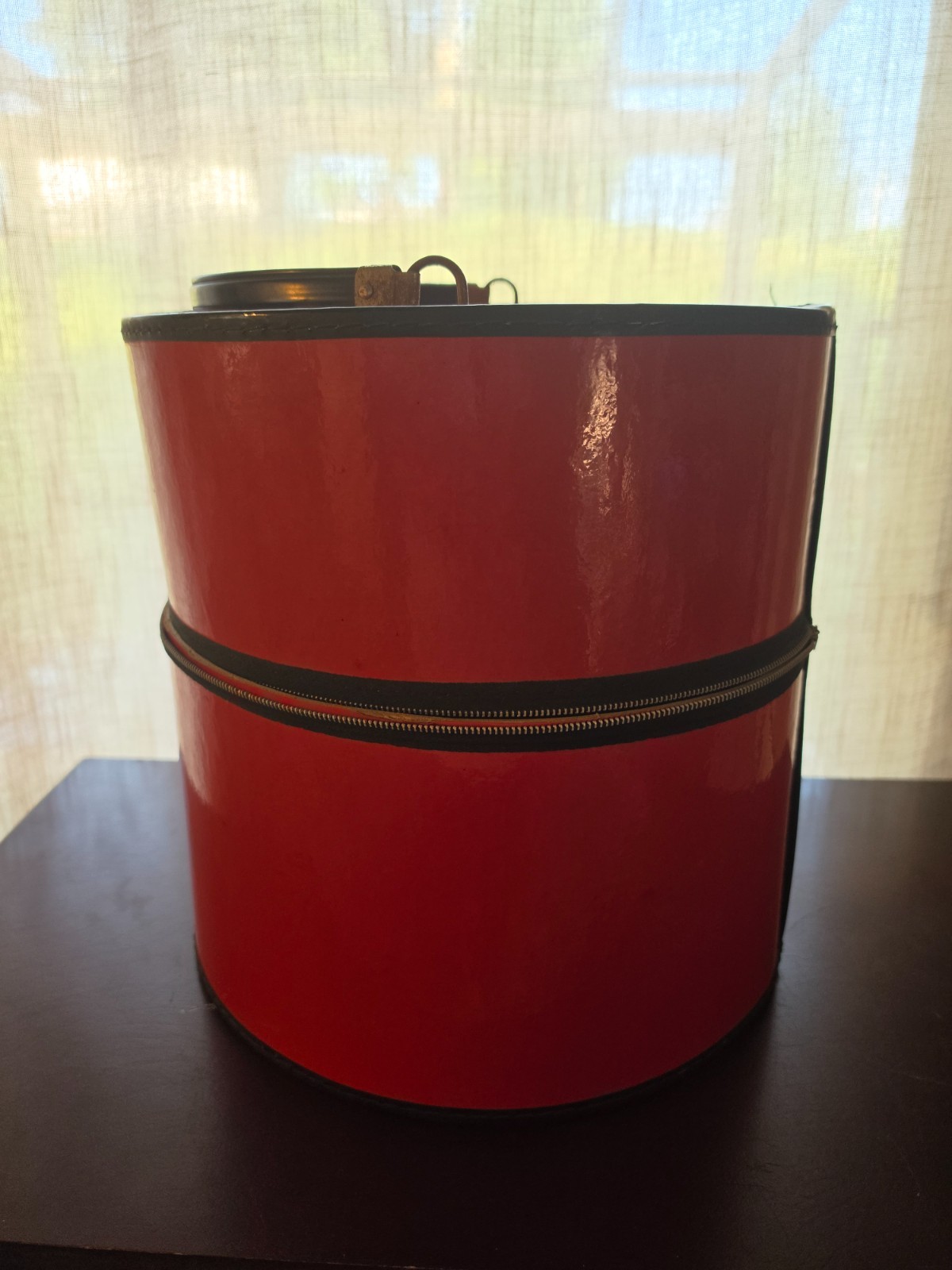 1960’s Bagmaster Hat Box Miami Florada USA 10″x10″ Red Handle HTF Rare