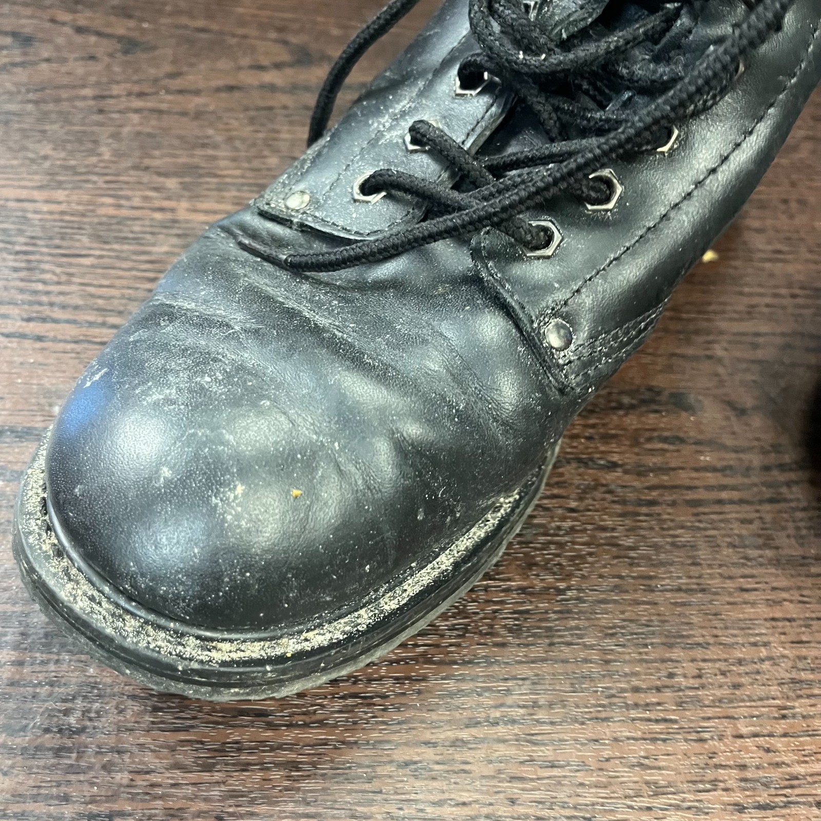 Shoes For Crews Men’s 8081 Work Boots Size 9 Black Leather Slip Resistant Safety