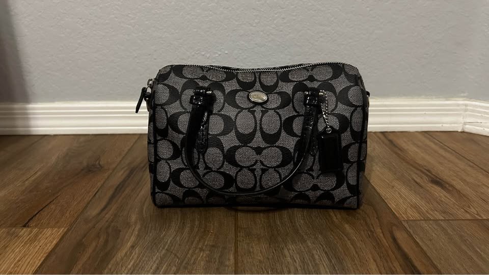 Coach Peyton Signature Bennett Mini Satchel Black # F49862. No long strap