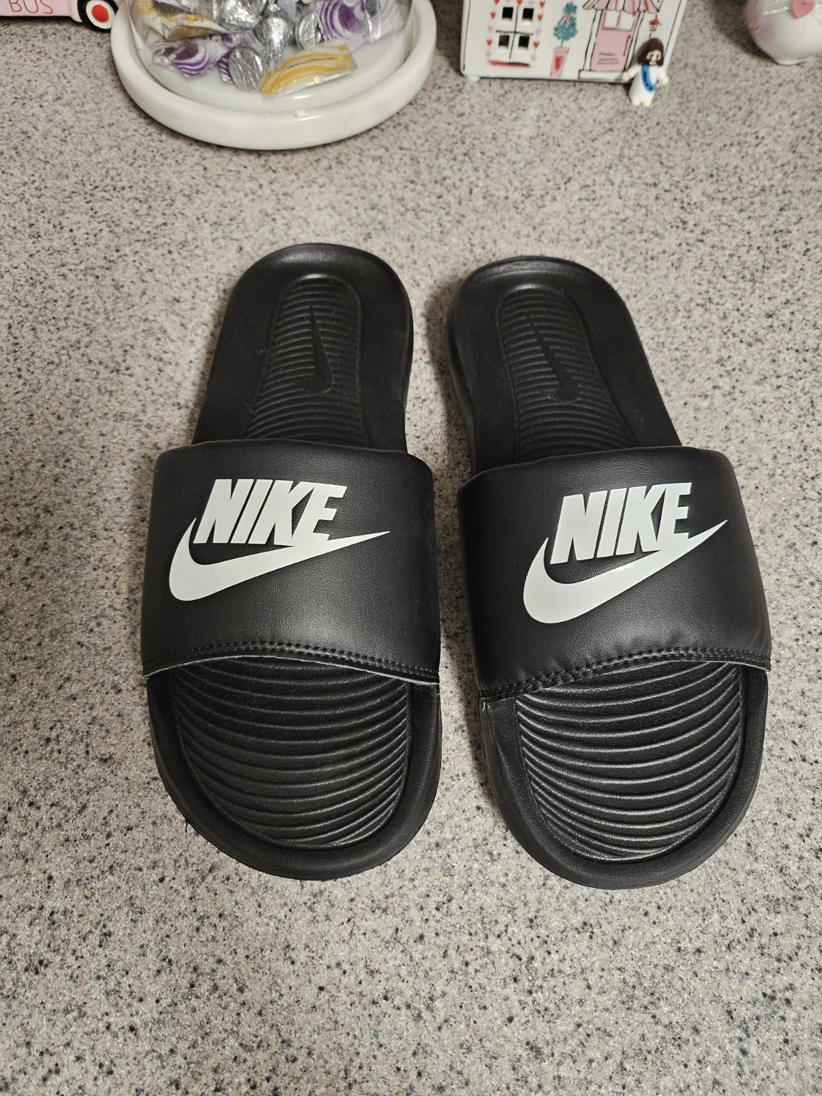 Nike Victori One Men’s Black Slide Sandals Size 8 Logo Accent Lightweight