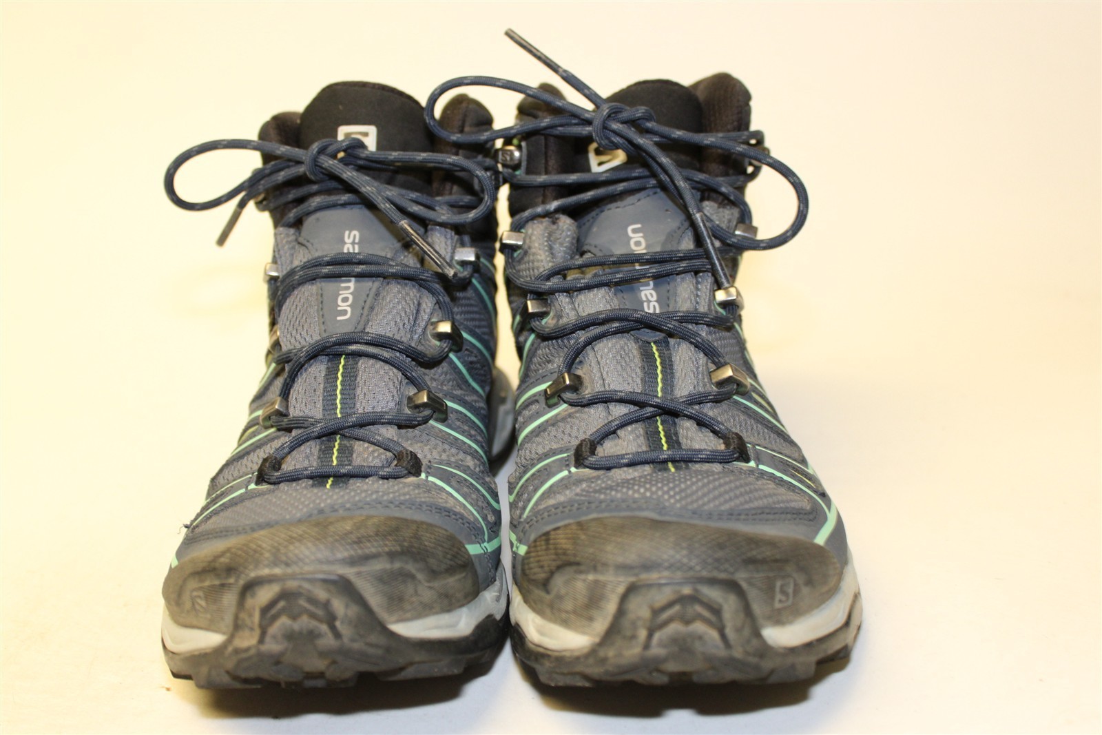 Salomon Womens Size 8.5 40 2/3 Grey Green X Ultra Mid 2 GTX Hiking Boots 371524