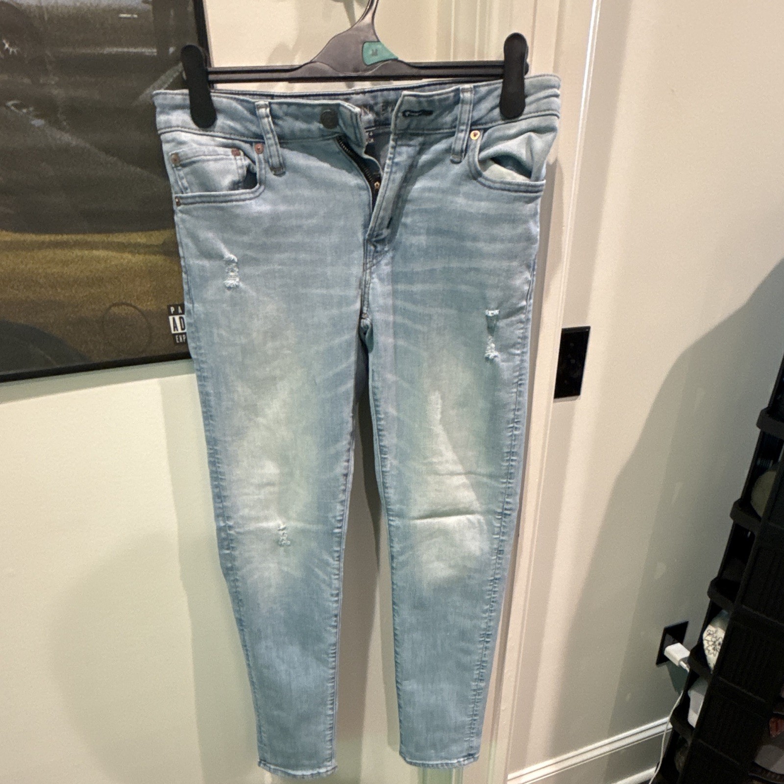 American Eagle AirFlex+ Temp Tech Men’s Blue Light Wash Distressed Denim Jeans