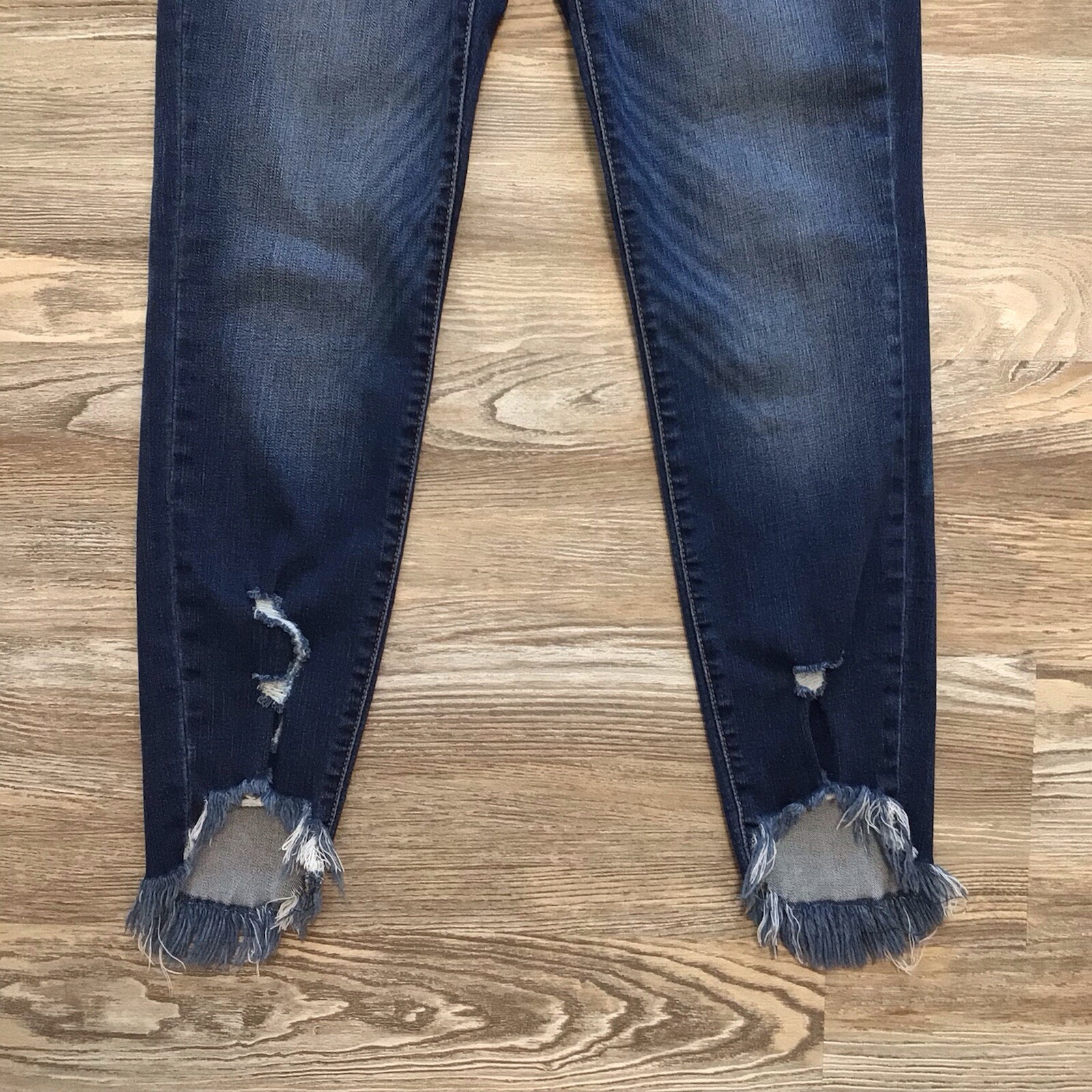 KanCan Mid Rise Skinny Raw Hem Ankle Jeans Medium Distressed Rinse 7/27