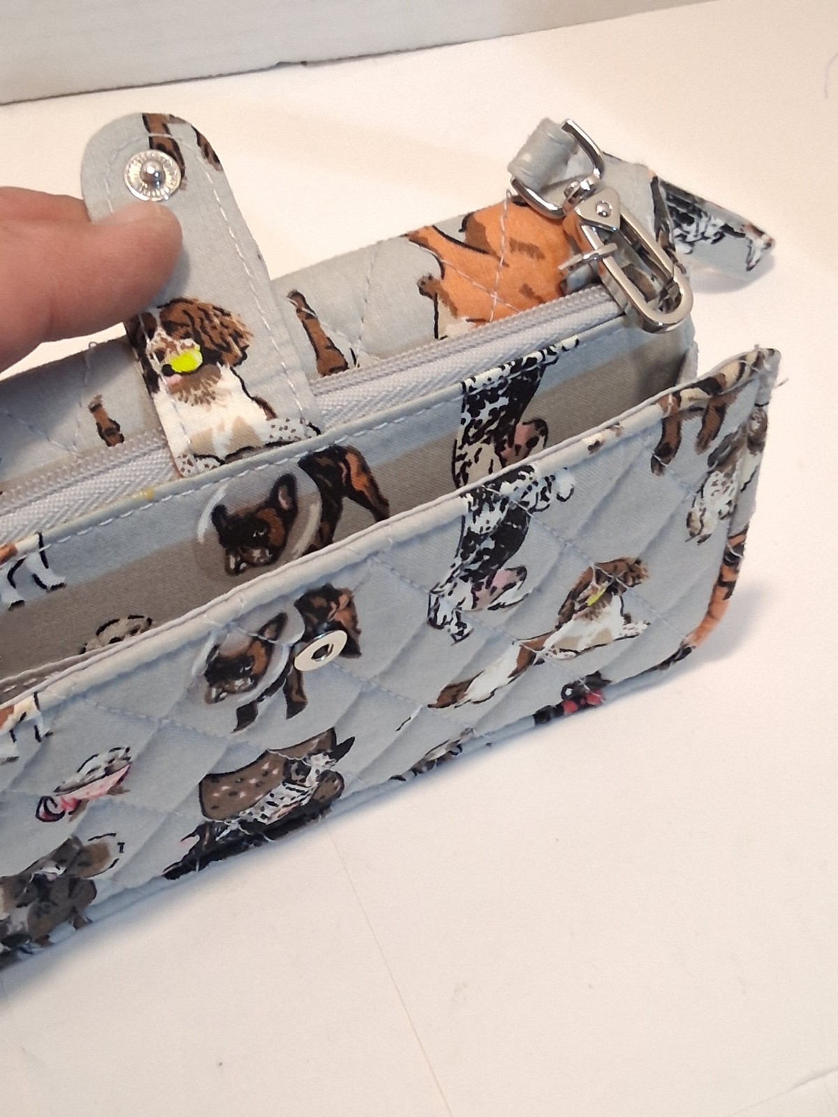Vera Bradley RFID Smartphone Wristlet Wallet Dog Show Actual Picture Quilted