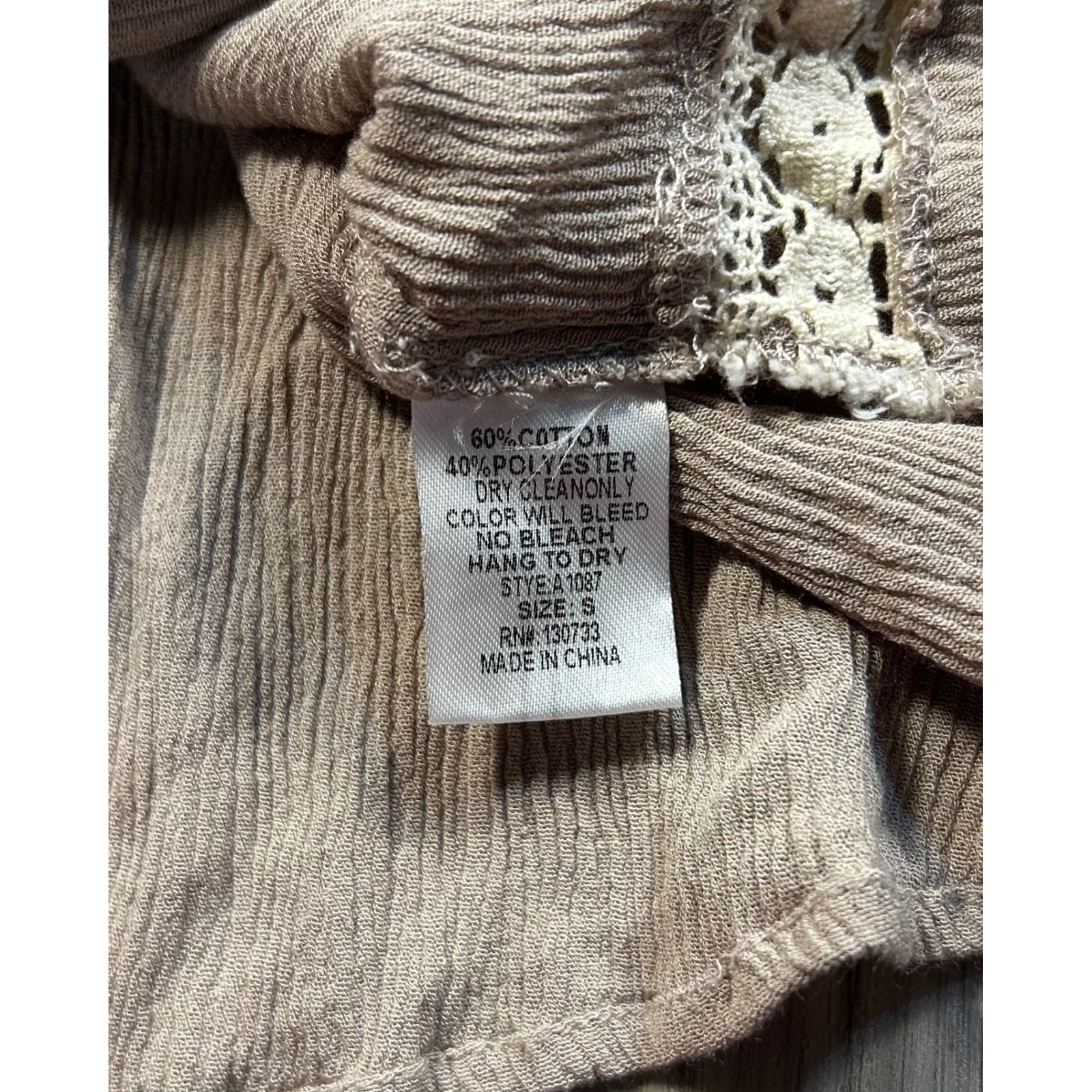 Umgee USA Boho Lace Trimmed Top Beige Women’s Size S boho fringe crochet open