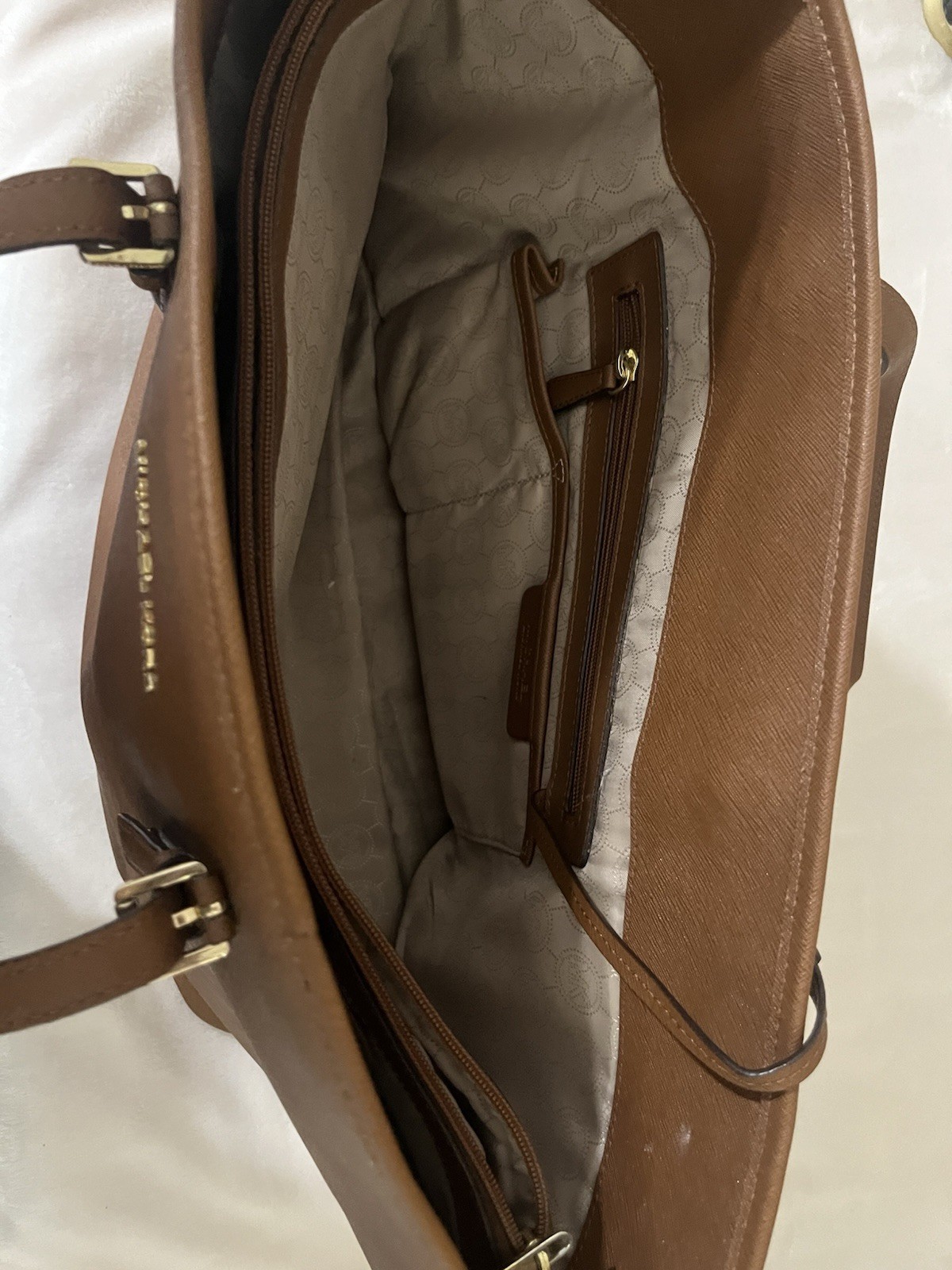 Michael Kors Brown Women’s Tote Bag Double Handles Inner Pockets Buckle