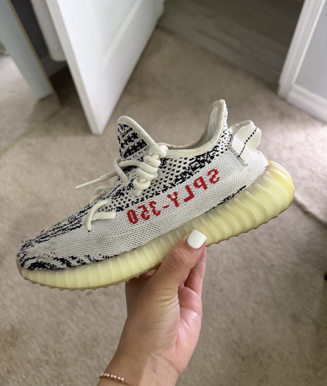 adidas Yeezy Boost 350 V2 Zebra Men’s Low Top Lace-Up Sneakers White/Black/Red