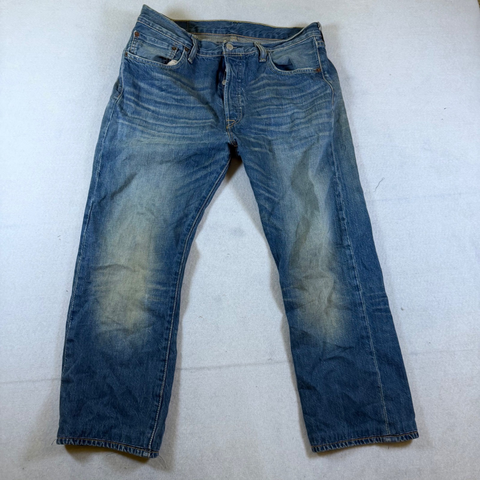 Levis 501 Original Fit Jeans Mens 33 Medium Wash Blue Button Fly Straight Leg
