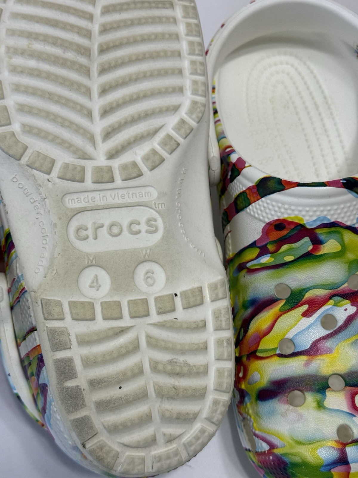 CROCS Multicolored Psychedelic Slip-On Casual Beach Clogs Sandals Sz W6 M4