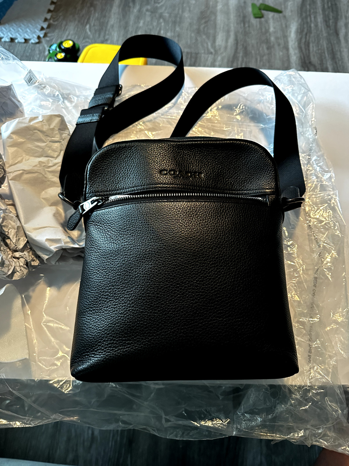 Coach Houston Men’s Crossbody Leather Flight Bag – Great condition