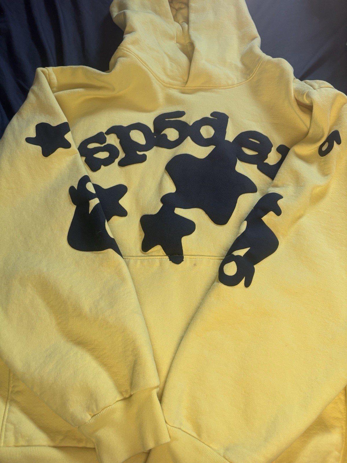 sp5der Men’s M Yellow Fleece Pullover Hoodie Black Star Graphic Pocket