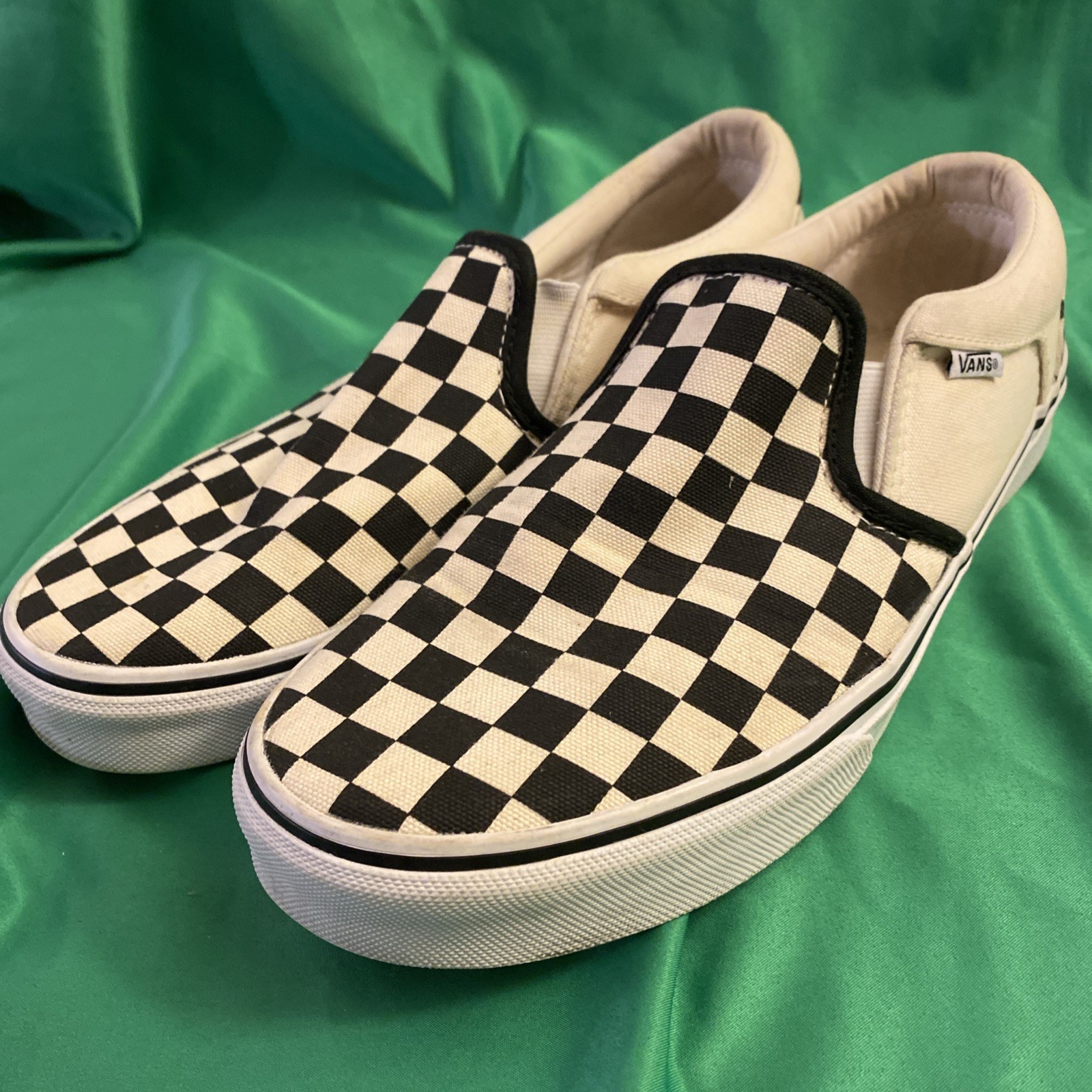 Size 8 – VANS – Asher Checkerboard preowned good condition