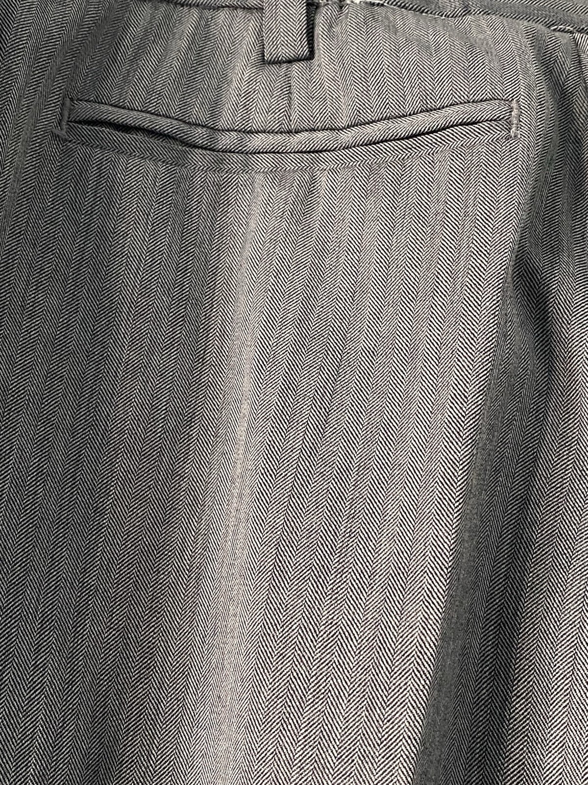 Ted Baker London Grey Herringbone wool rich 2-Piece Suit Lined Tailored Size 10