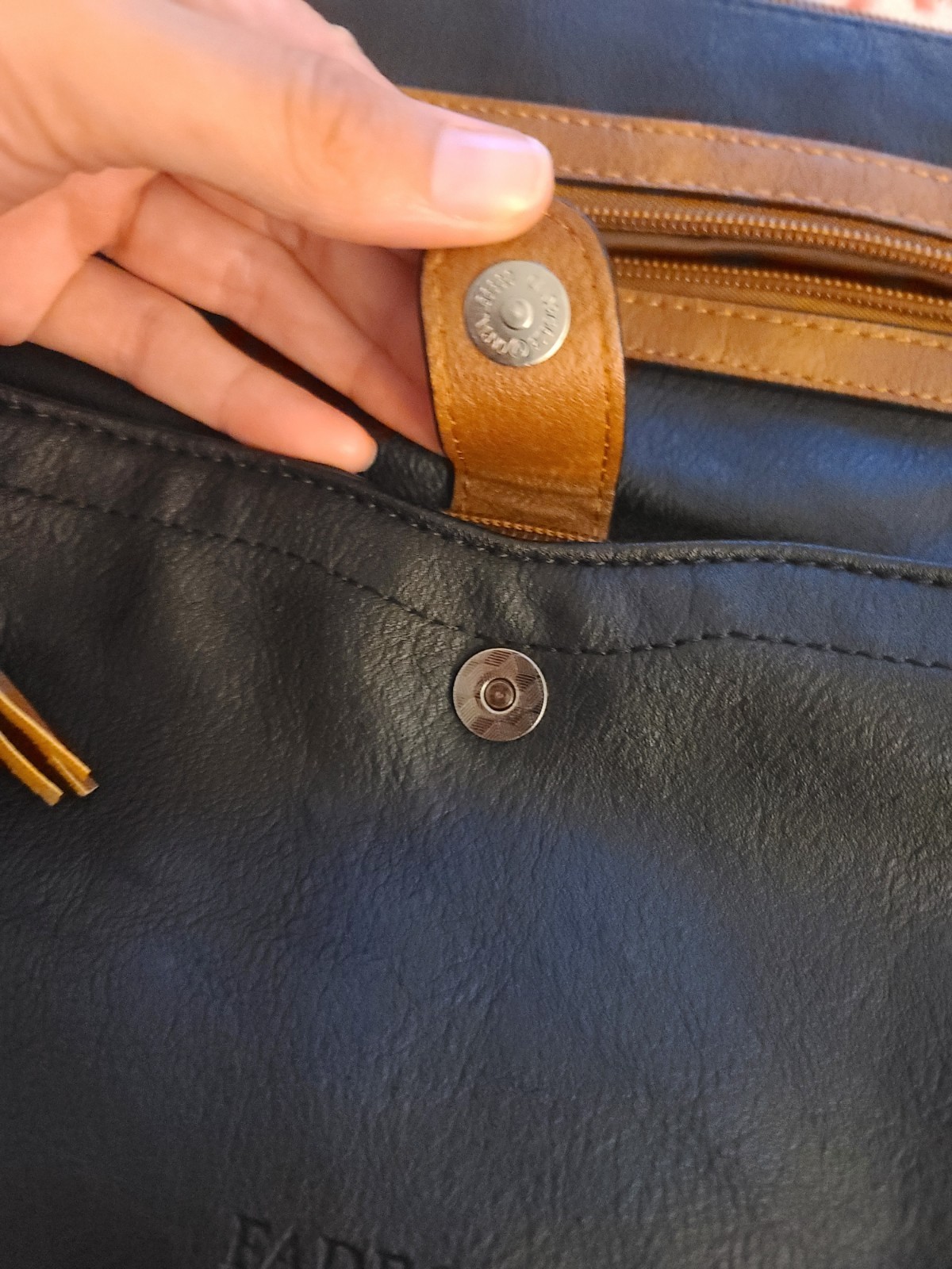 FADRON Black/Brown Medium Shoulder Bag Zip & Magnetic Tassel Inner/Outer Pockets