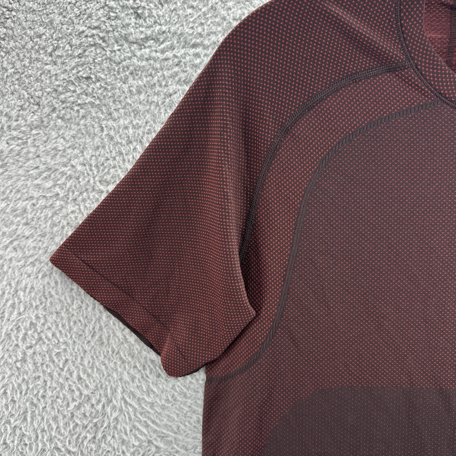 Lululemon Shirt Mens Small S Red Gym Metal Vent Tech 2.0 Short Sleeve Shirt