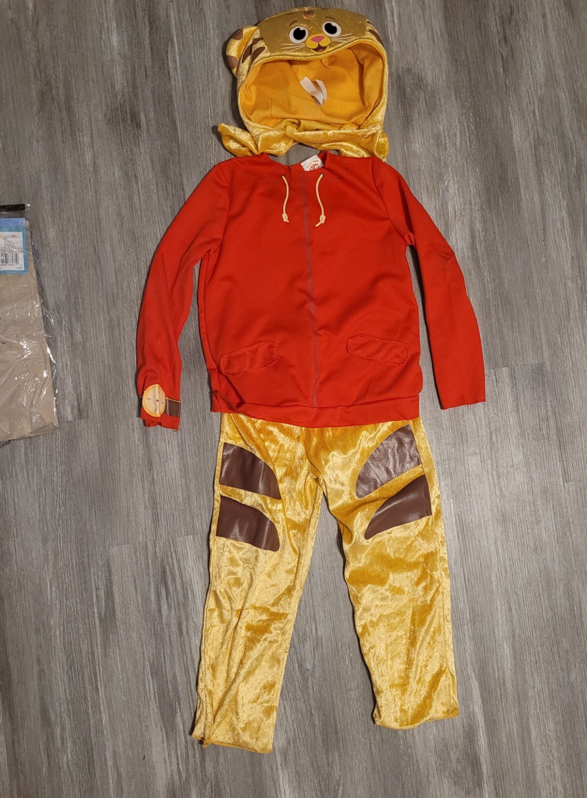 Daniel Tiger’s Neighborhood Costume Hooded Complete Outfit – Size L/G (4-6)