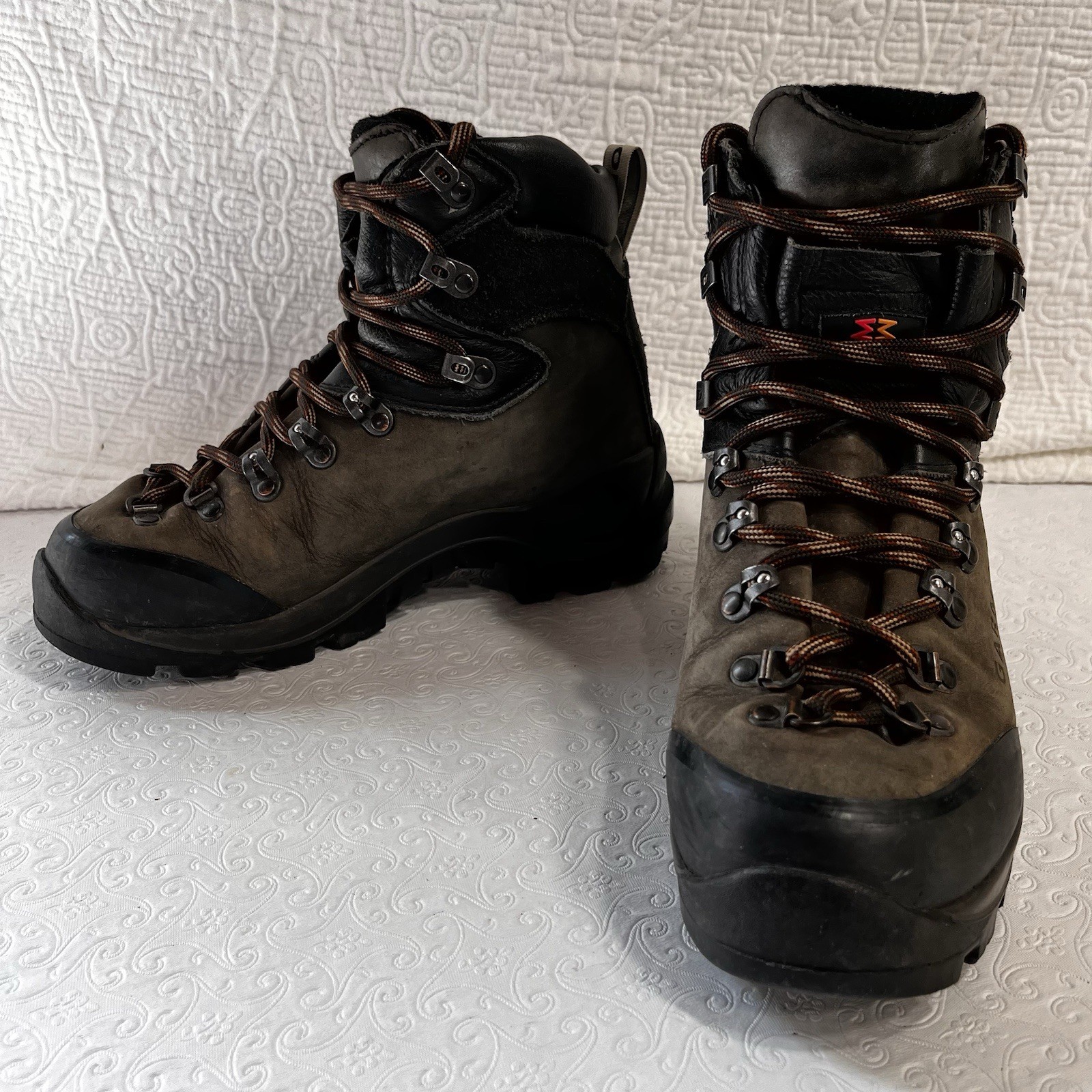 Garmont Dakota Hiking Backpacking Mountaineer Boots Men Size 7 Vintage Y2K Work