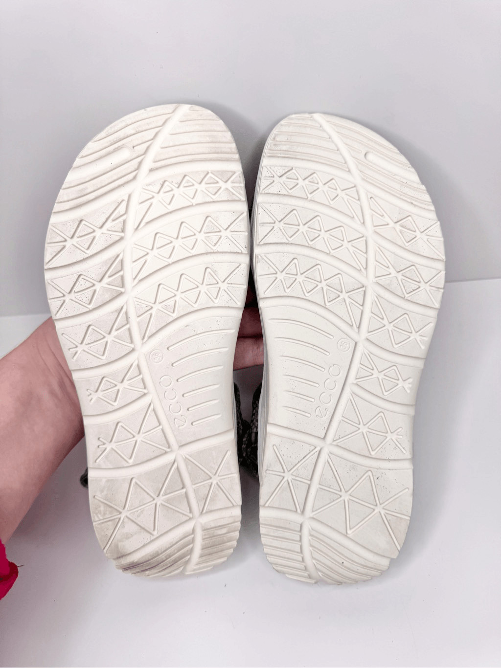 Ecco Water Sandals Size 5.5US X-Trinsic in Vetiver Comfort Technology