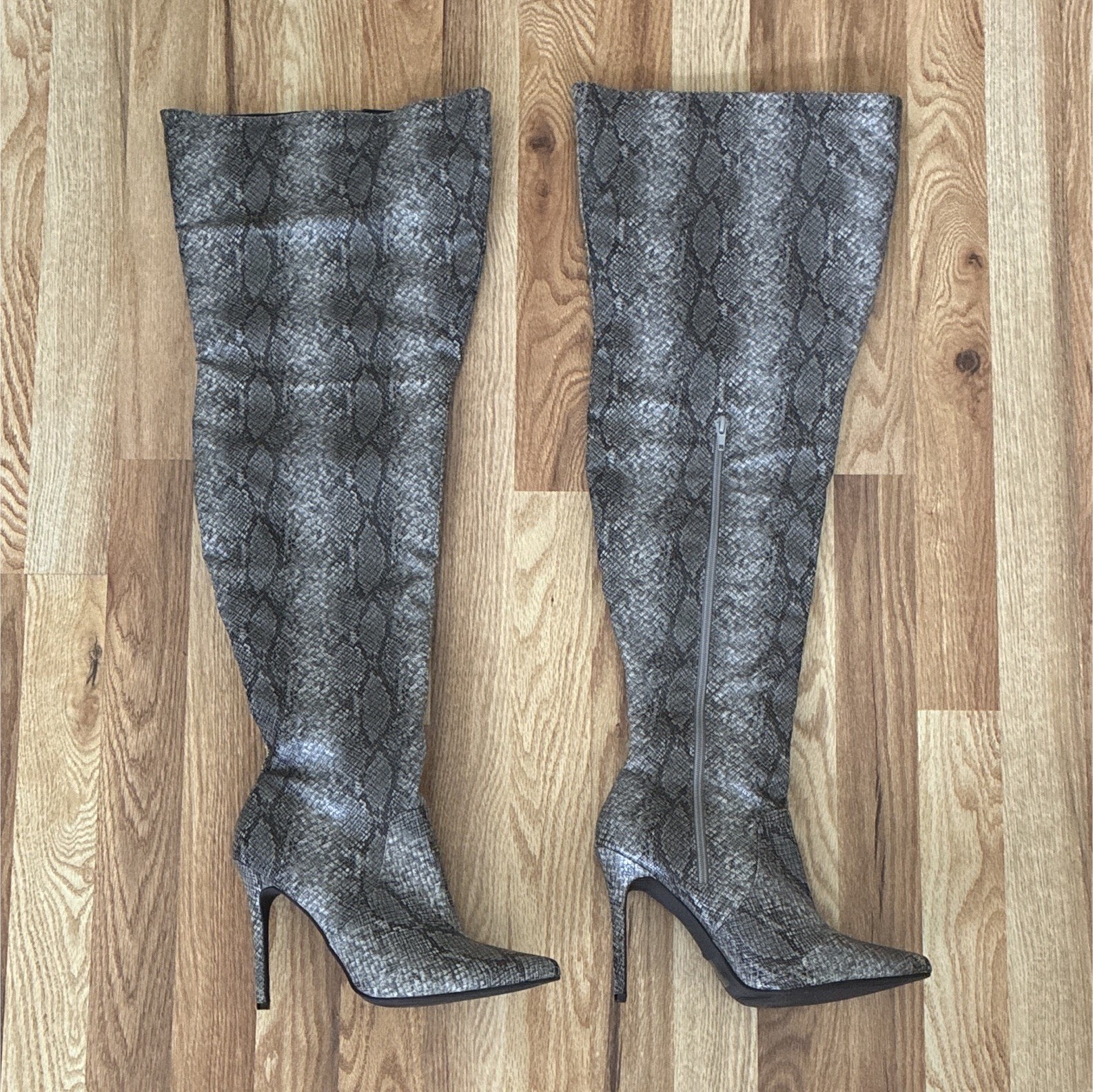 Women’s Thigh-High Snake Skin Faux Leather Boots Pointed Toe Zip Stretch 10