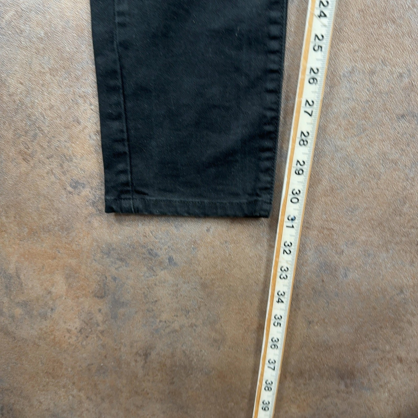 LEVI’S Slight Curve Jeans Black Womens (28 Inch Waist) (31 Inch Leg) Slim Fit