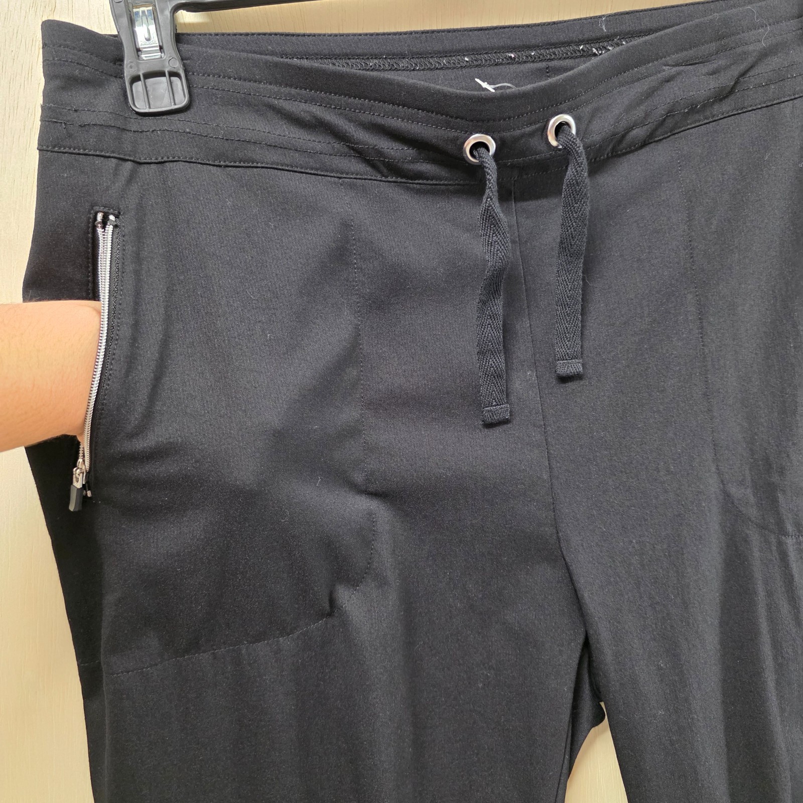 Weekends by Chico’s Pull On Pants Size 1.5 US 10 Black Stretch Zip Pocket Casual