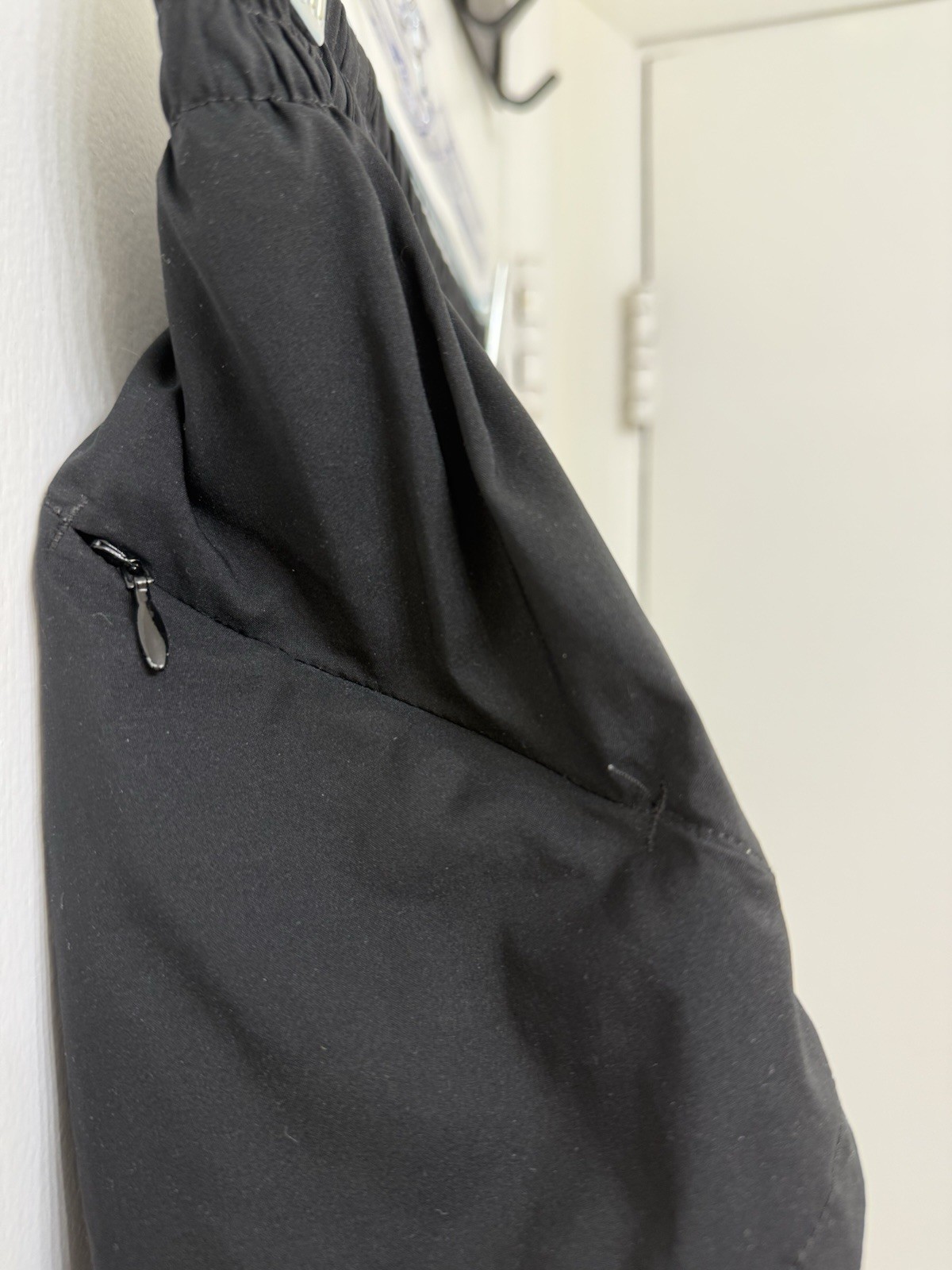 Athleta 2 in 1 Women’s Black Running Shorts Elastic Waist Pockets XS
