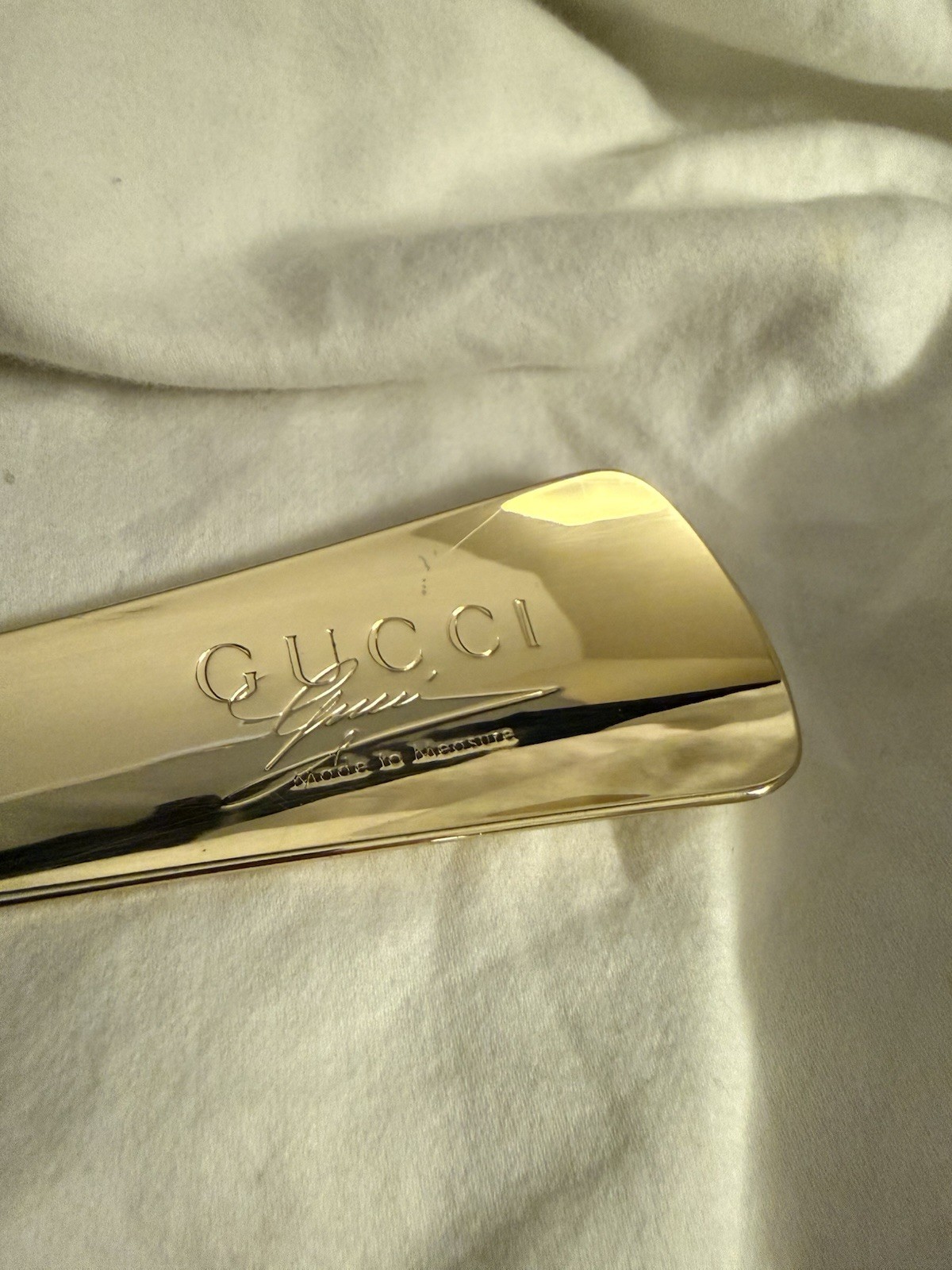 Gucci Made to Measure Shoe Horn Pre Owned In Original Box Gold Parfums 6 Inches