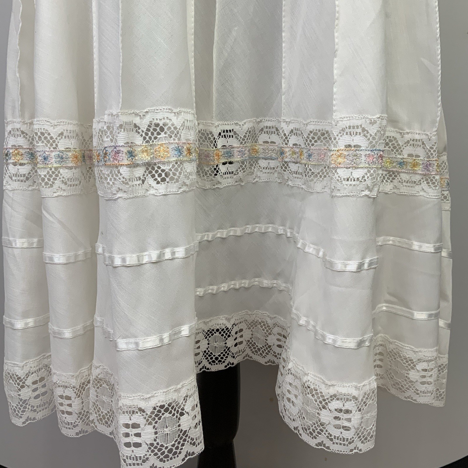 VTG White Prairie Lace Ribbon Ruffle Sheer Cottagecore Midi Dress Romantic