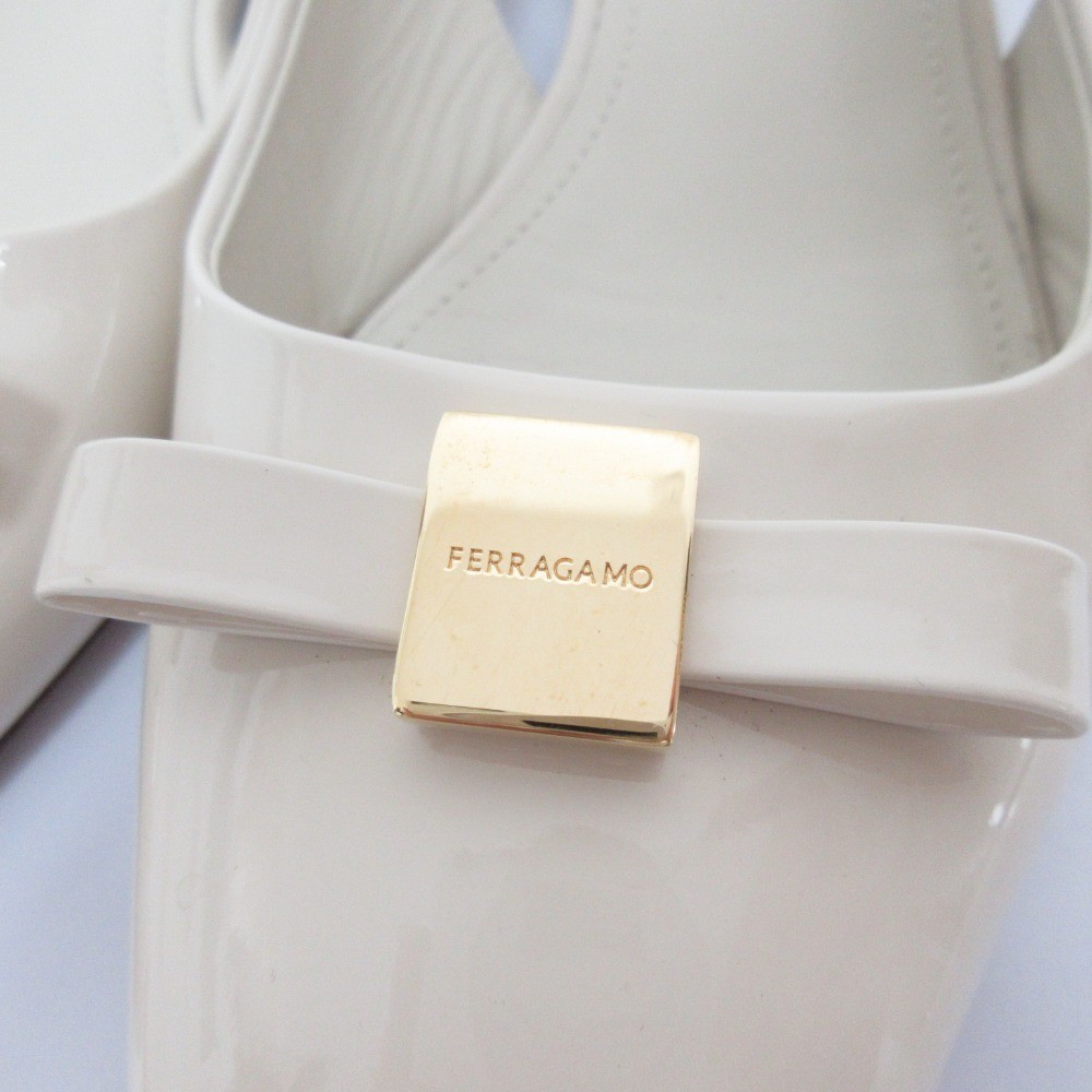 Ferragamo patent leather pumps, size 6 (approx. 9.3 inches), white. Women USED