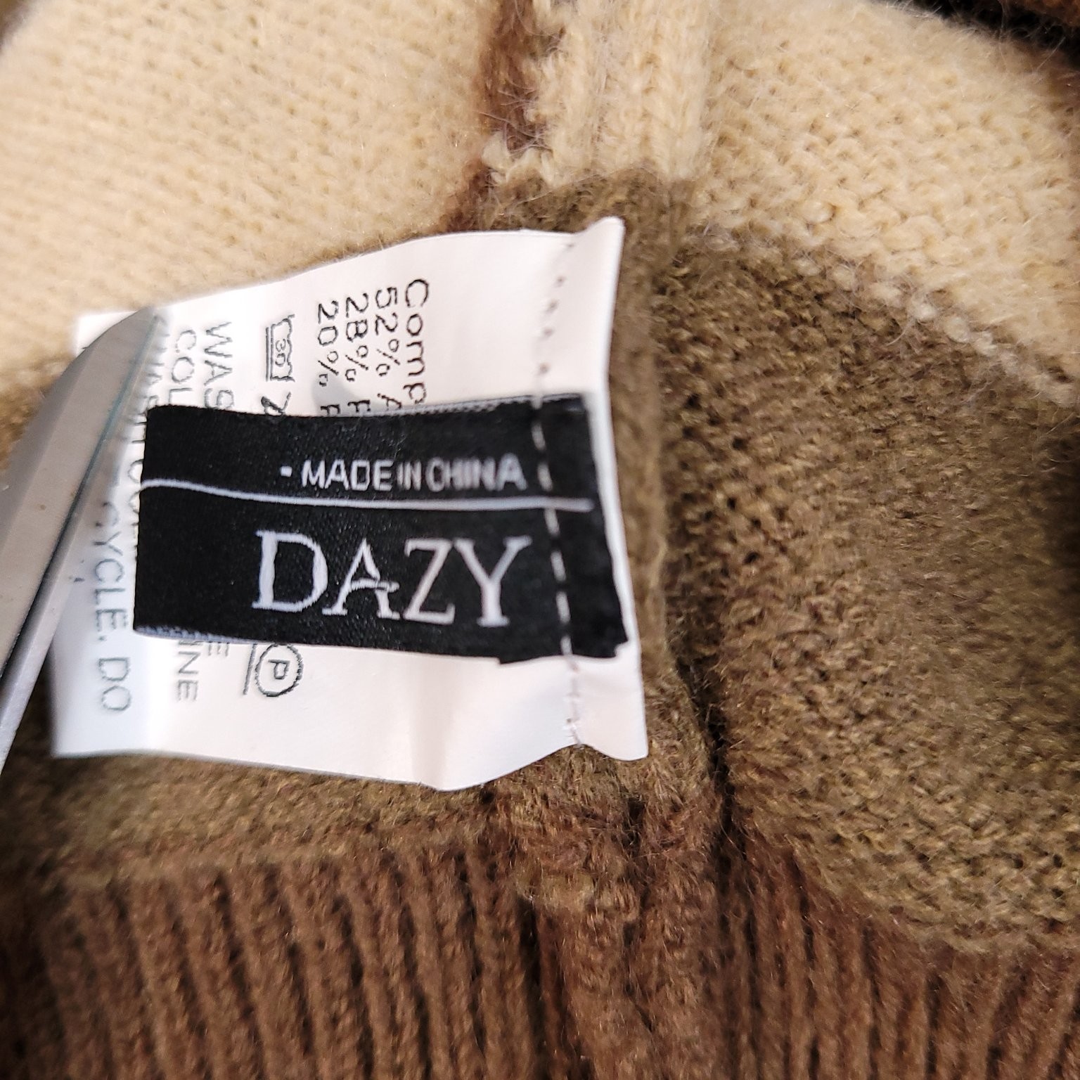 DAZY Men’s Sweater Brown Beige Stripe L Actual Size 2XL V-Neck Acrylic Blend