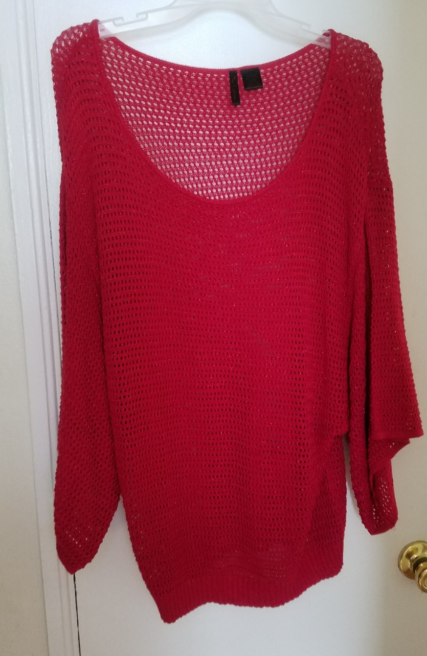 Nue Options Red V-neck metallic see thru shirt; 3/4 length sleeve Sz L celebrate