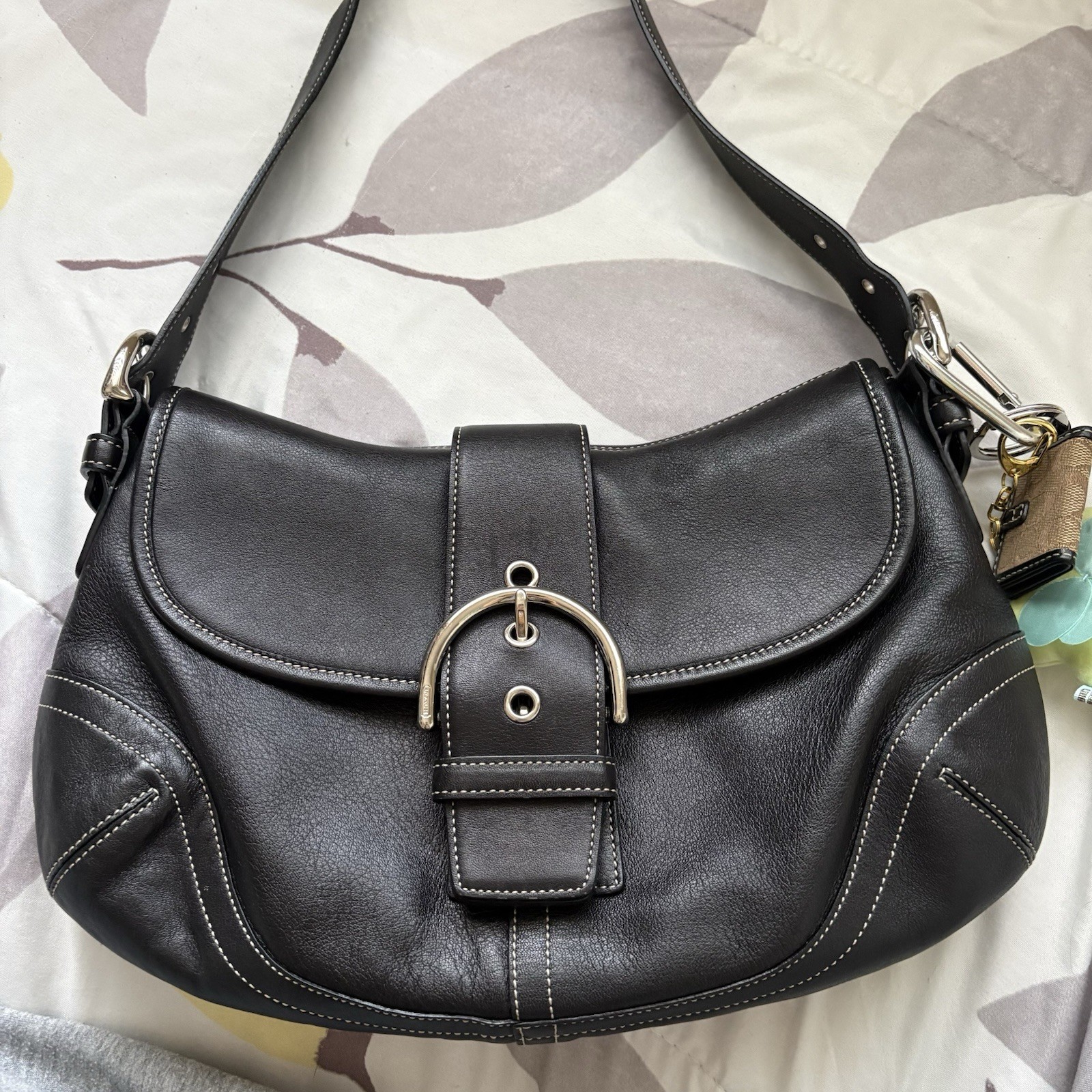 Coach Soho Black Shoulder Bag Signature C Logo Beige Lined Detachable Strap