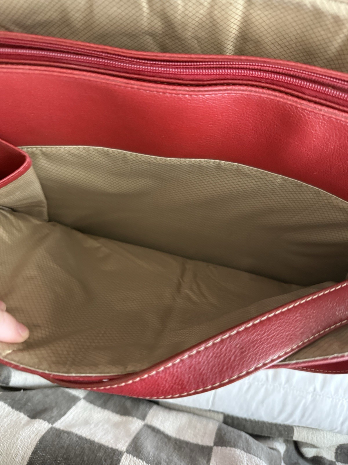 Buxton 100% genuine leather red Madison laptop bag, expandable