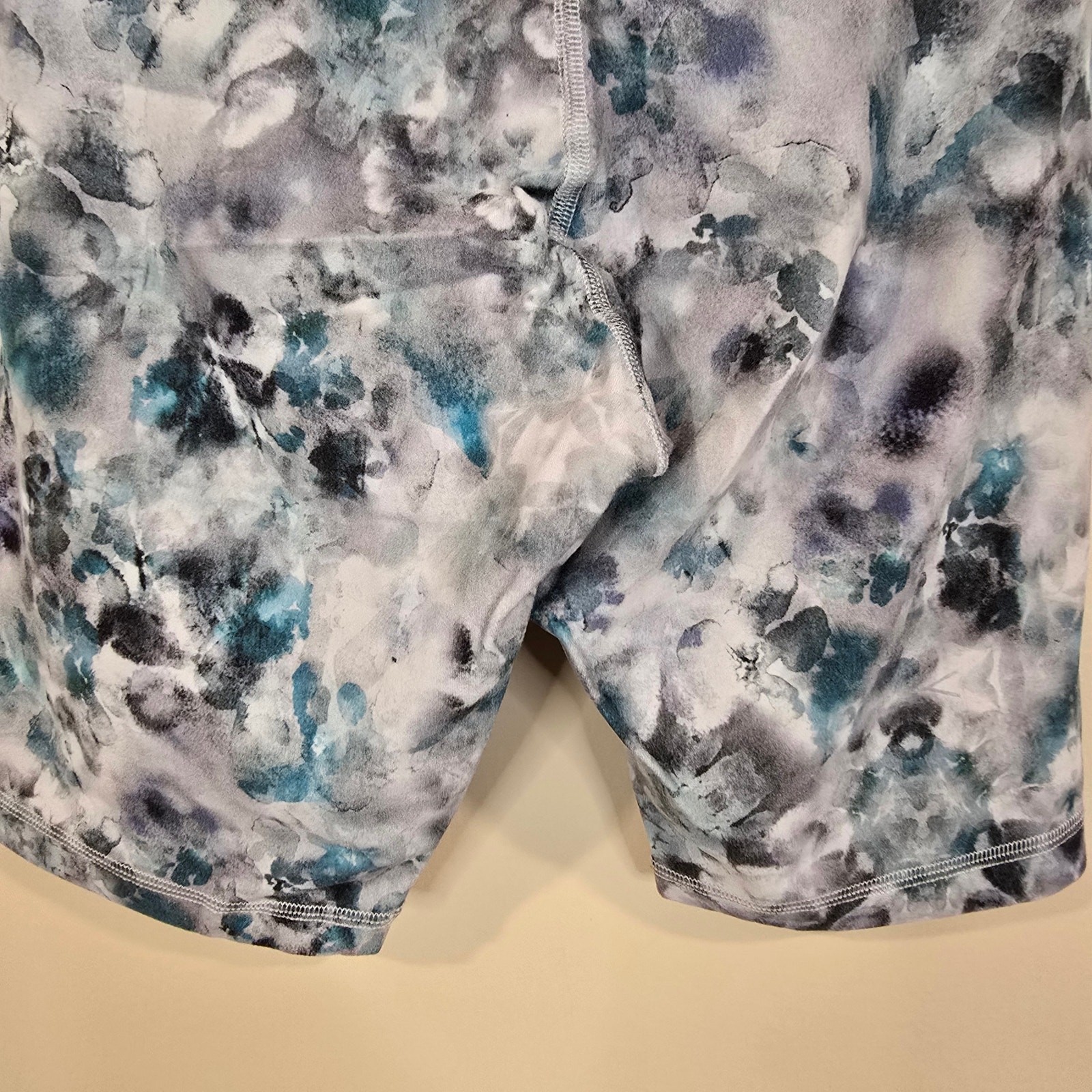 Women’s Lululemon Align High Rise Biker Athletic Shorts | Size 4