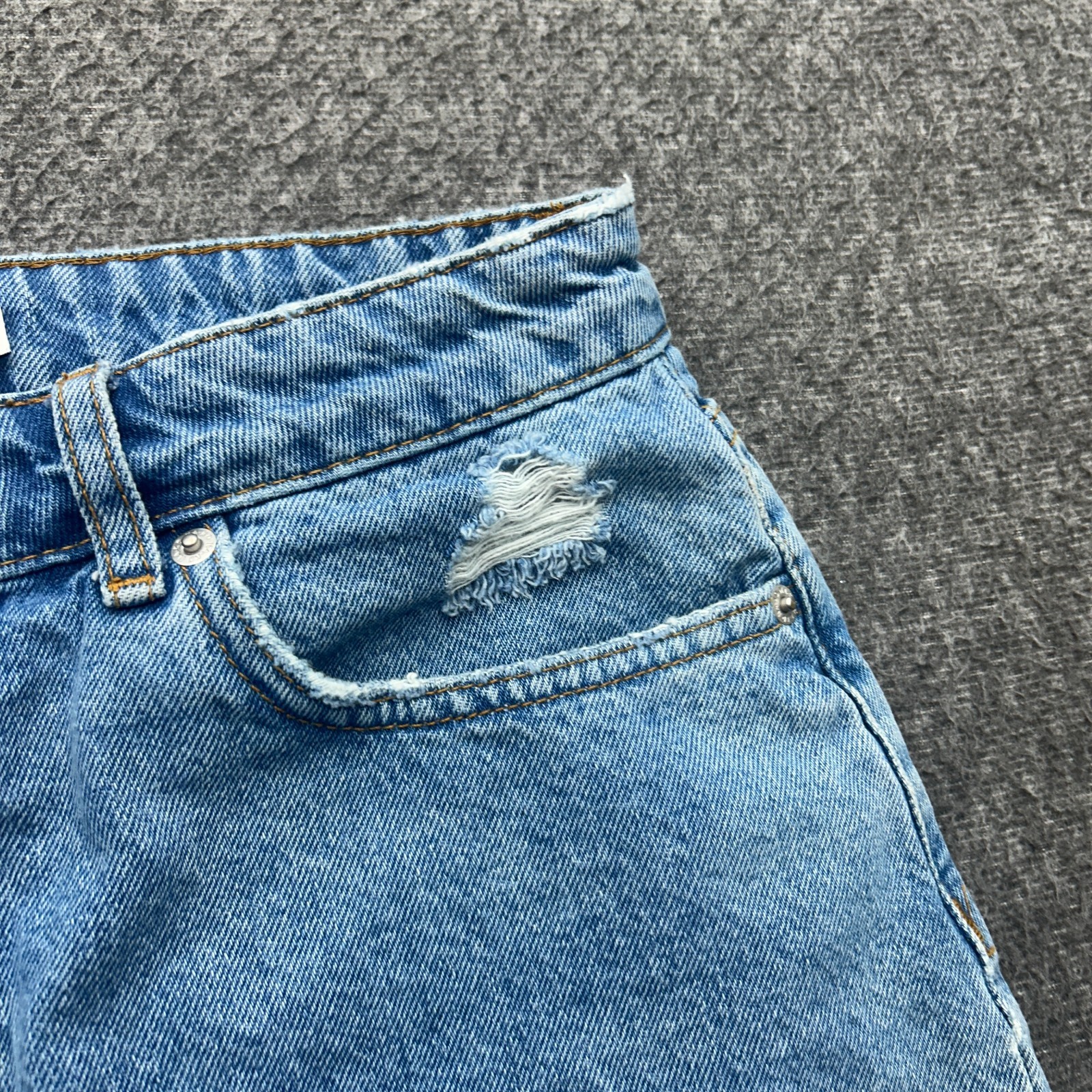 NA-KD Denim Shorts Size 40 Medium Wash Blue High Waisted Raw Hem