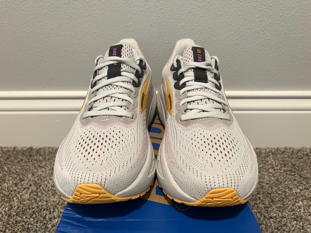 Women’s Size 8.5 Brooks Ghost 17 Running Shoes New In Oyster/Aprict/Pink 120431