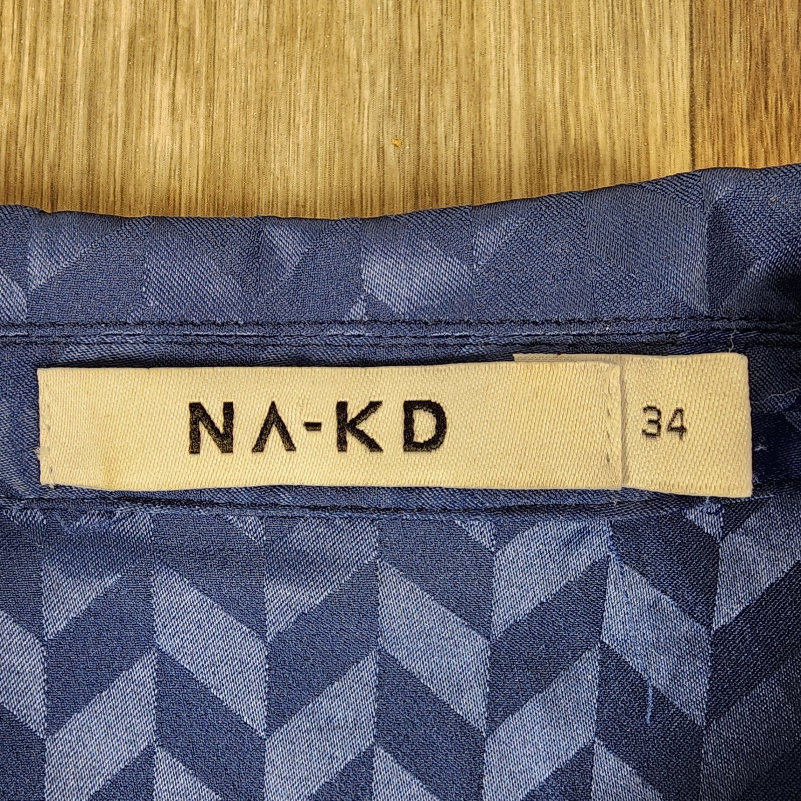 NA-KD Blue Herringbone Jacquard Short Sleeve Button Up Shirt Women’s Size 34