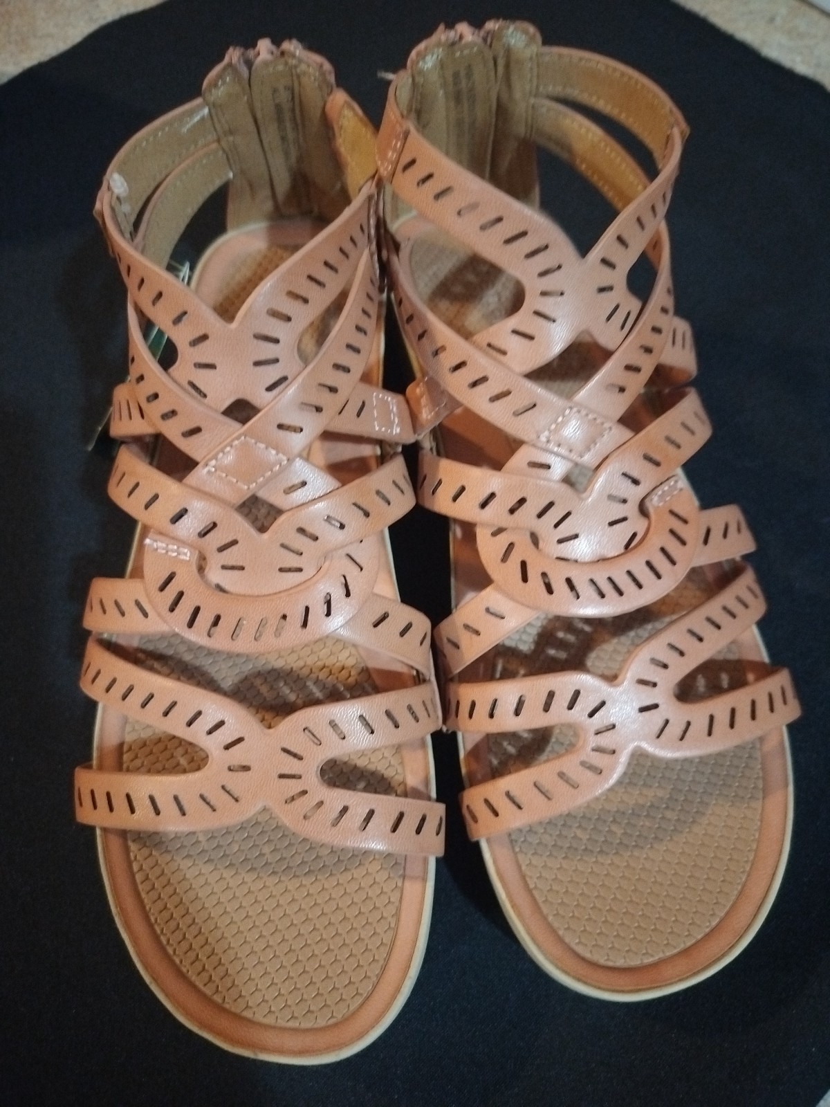 Baretraps Womens Lorra Auburn Sandal Size 8M NWT