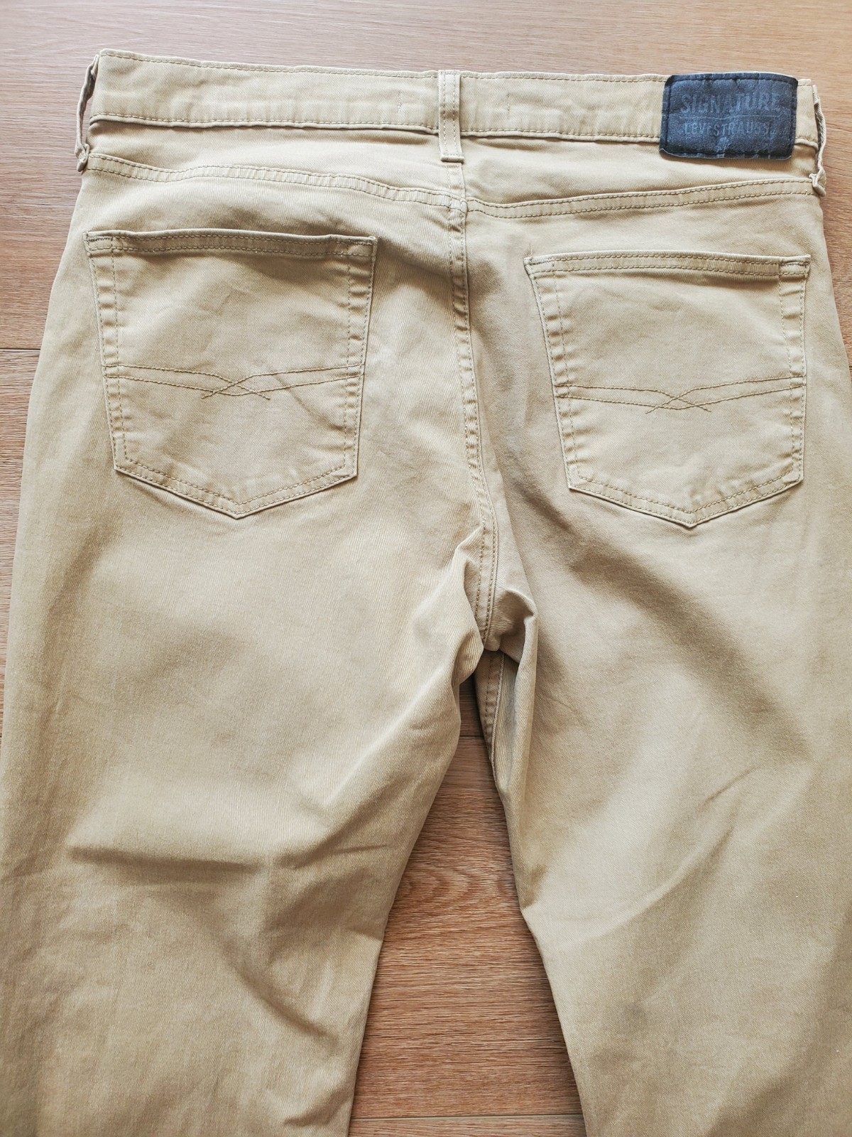 Signature by Levi Strauss & Co Men’s Athletic Straight Beige Stretch Jeans
