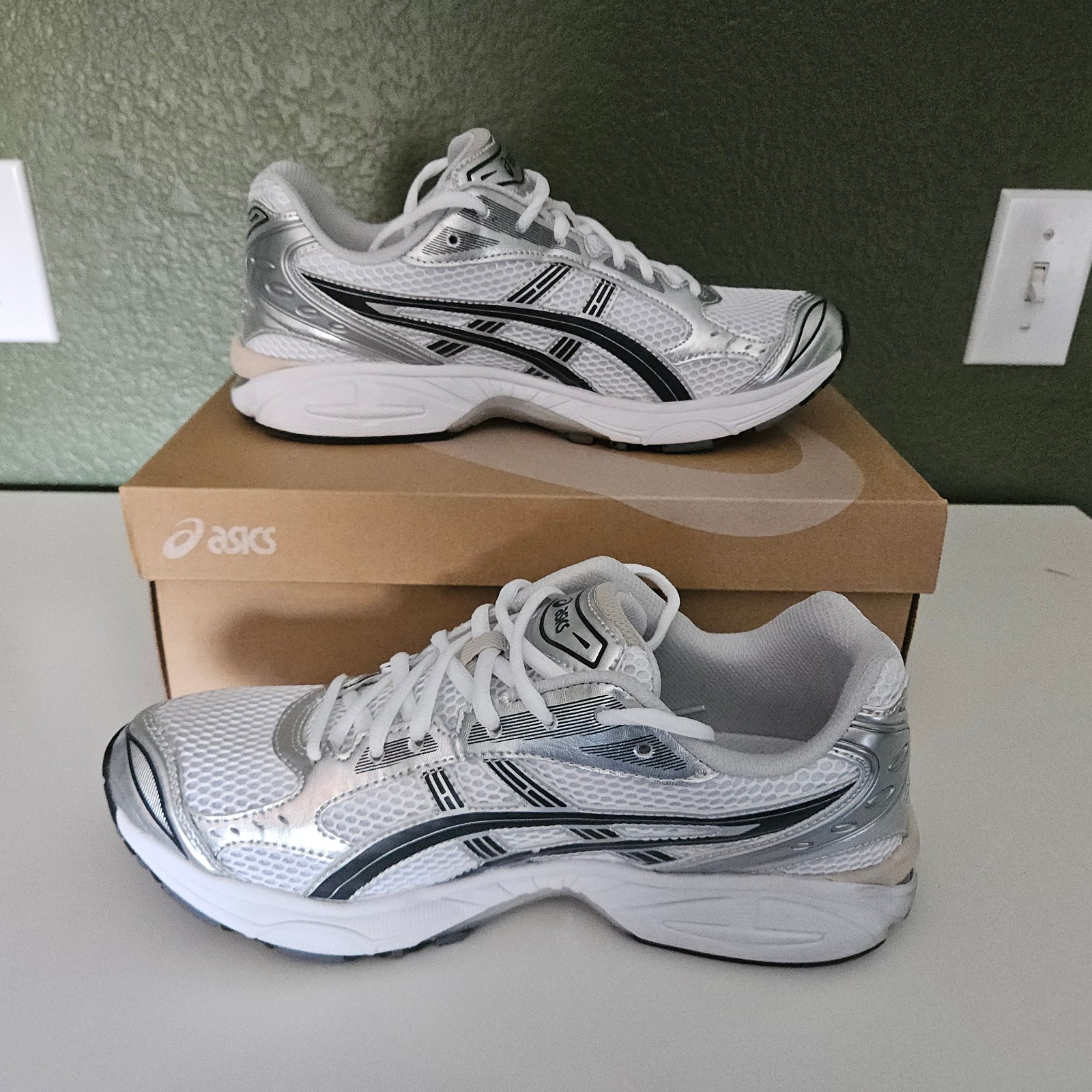Size 9.5 – ASICS Gel Kayano 14 White Graphite Grey