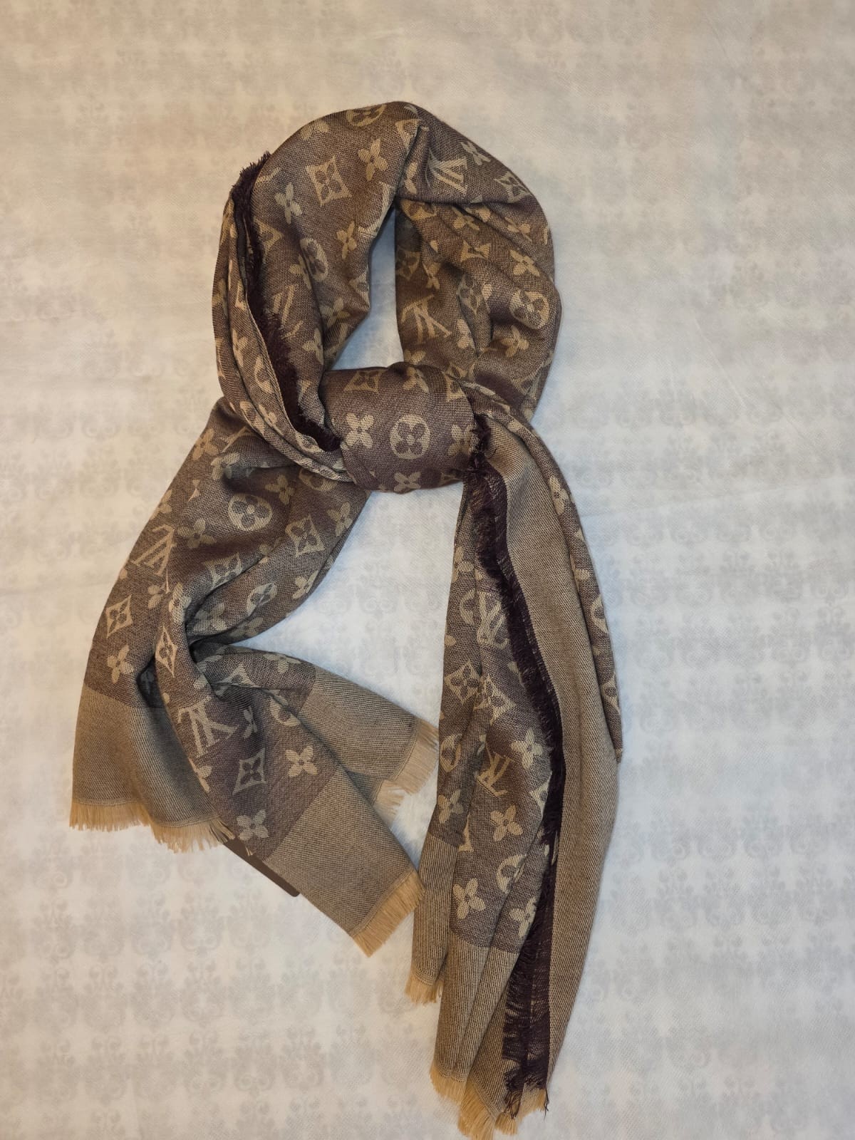100% Authentic LV Scarf Shawl Stole Wrap 65% Cashmere 35% Silk Brown PreOwned