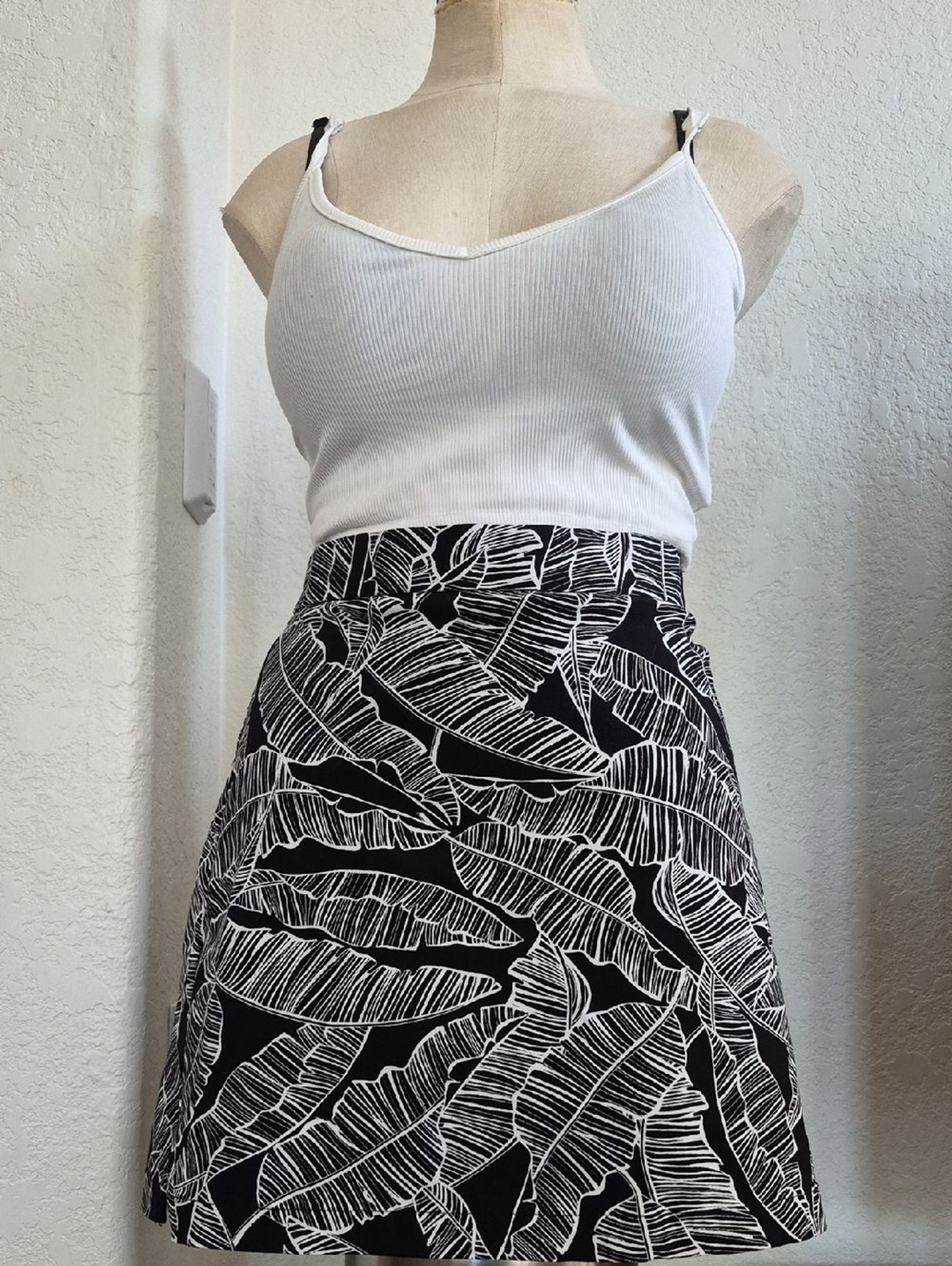 Rafaella Comfort, Abstract Leaves Print, Stretchy Skort