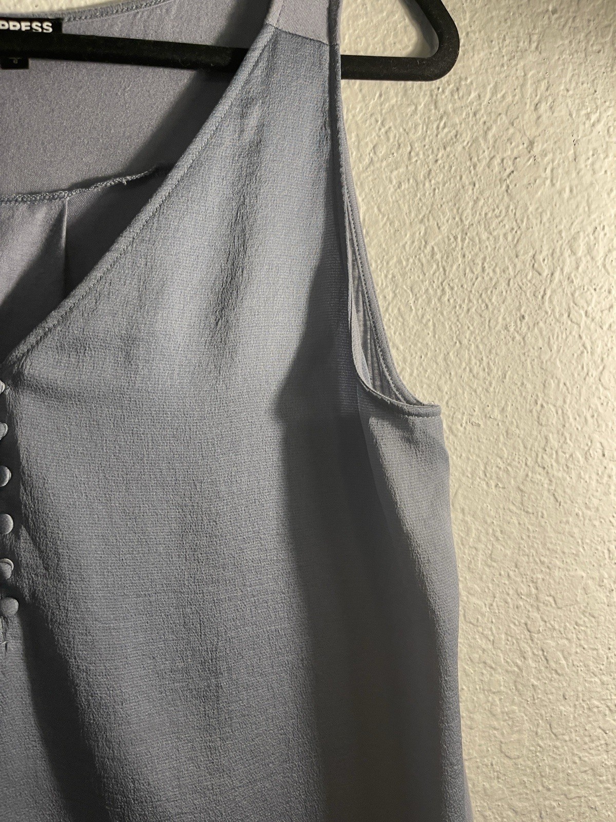 Express Gray Solid Chiffon V-Neck Sleeveless Button Front Camisole Blouse S