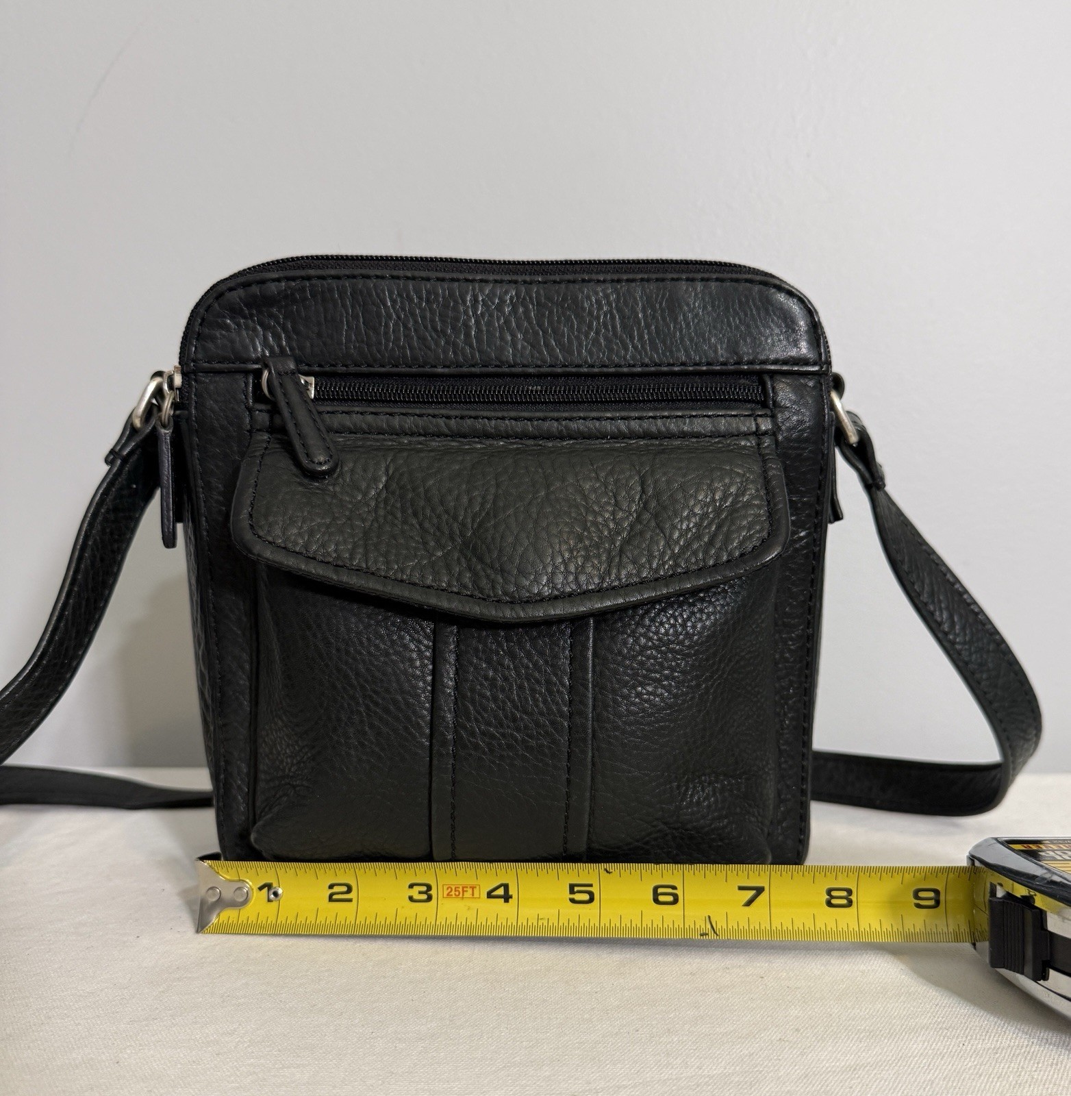 Fossil Vintage Black Leather Crossbody Bag Organizer Purse Shoulder Bag 75082