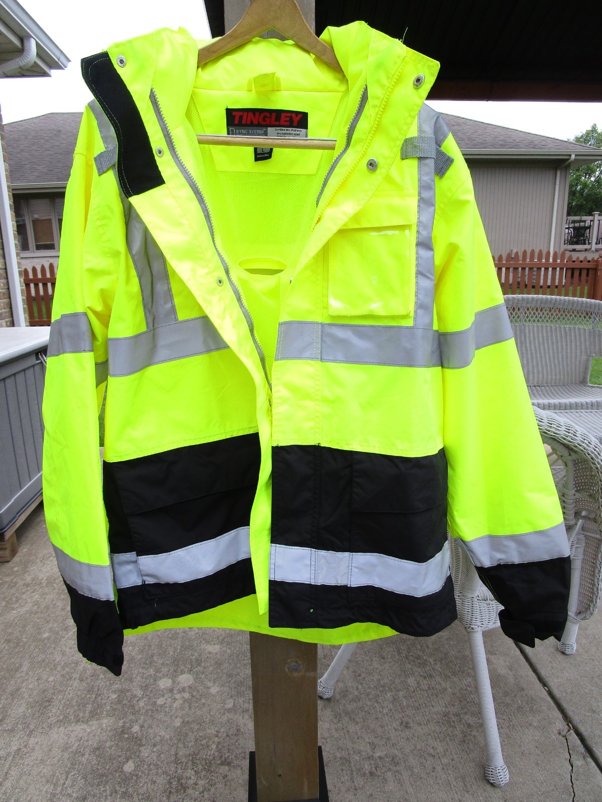 Tingley J24122 Icon Jacket Large High Vis Green 100% Water/Windproof Class 3