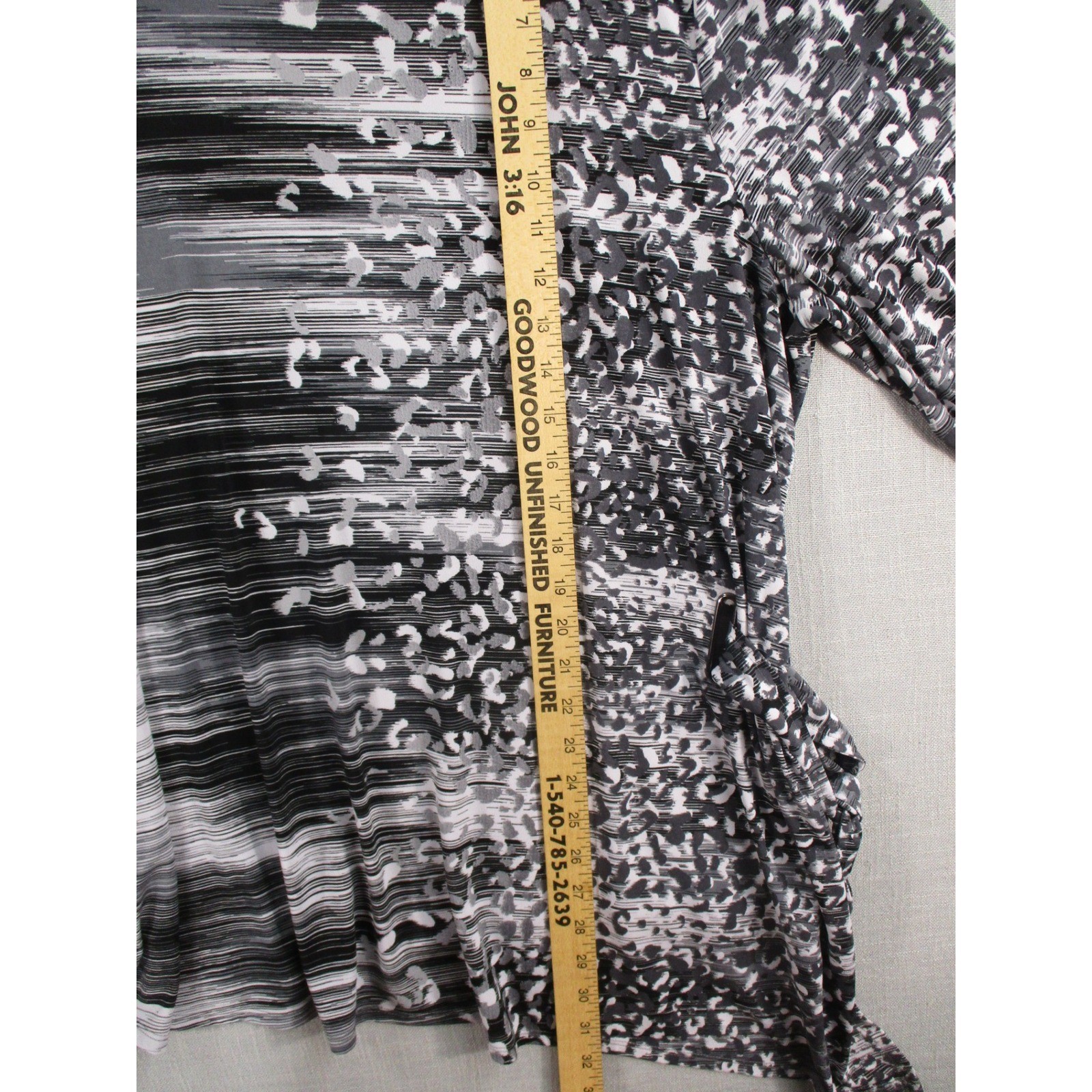 Cato Womens Plus Size 22/24W Abstract Print Asymmetric Hem 3/4 Sleeve Top Black
