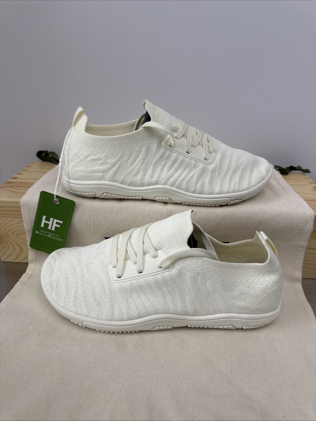 NWT Hike Footwear Comforto Max White Barefoot Unisex EU38 W7.5 M5.5