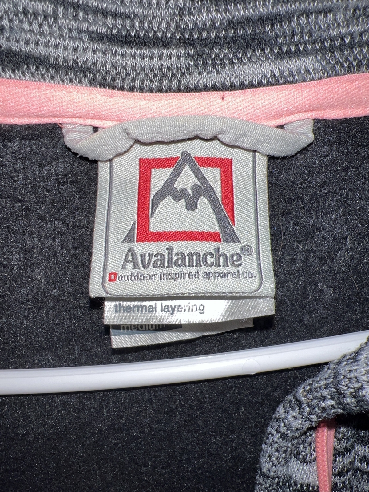 Avalanche Long Sleeve 1/4 Zip Jacket Pull Over Medium Breathable ￼￼￼￼Wicking EUC